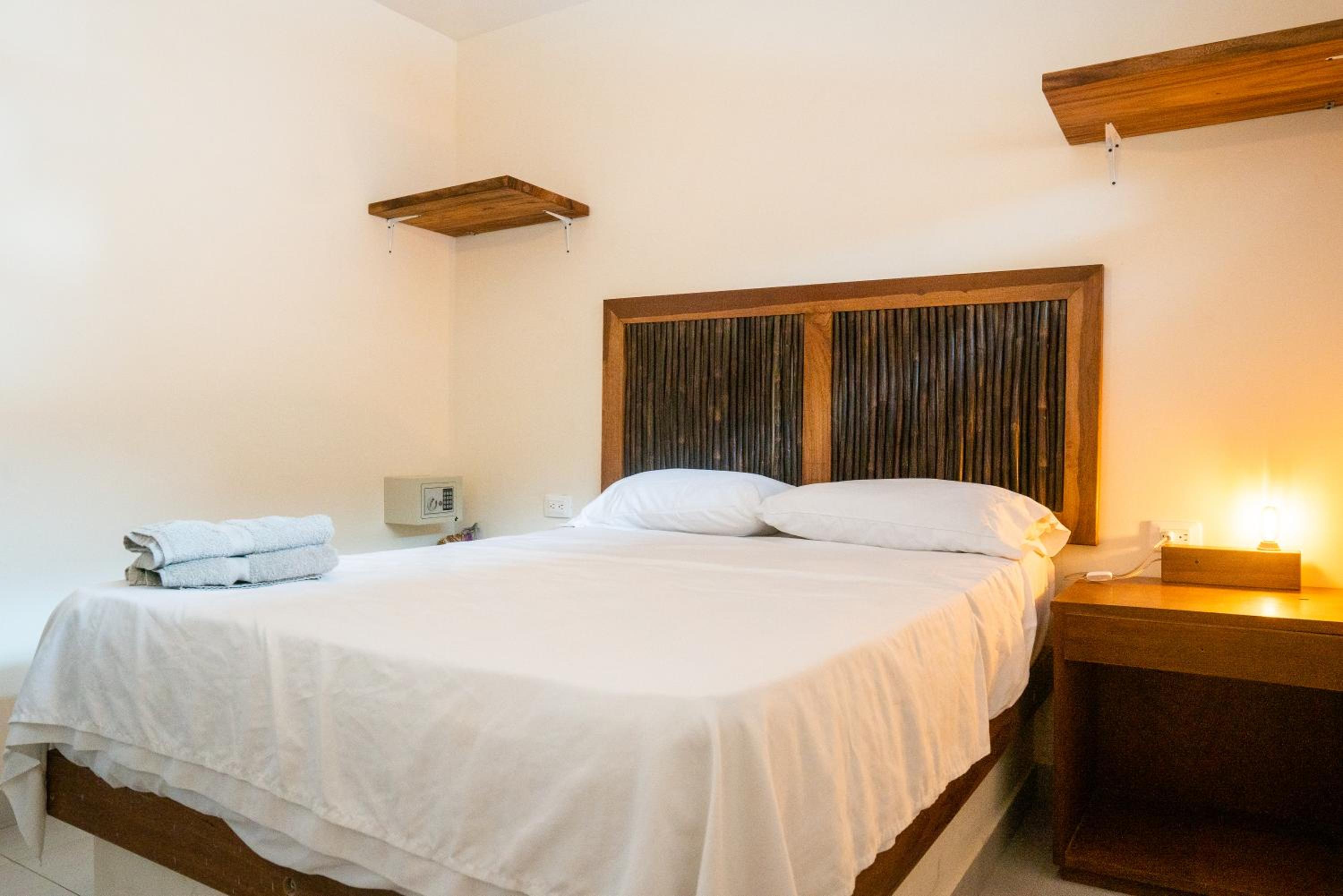 Standard Double Room with Shared Bathroom photo 3