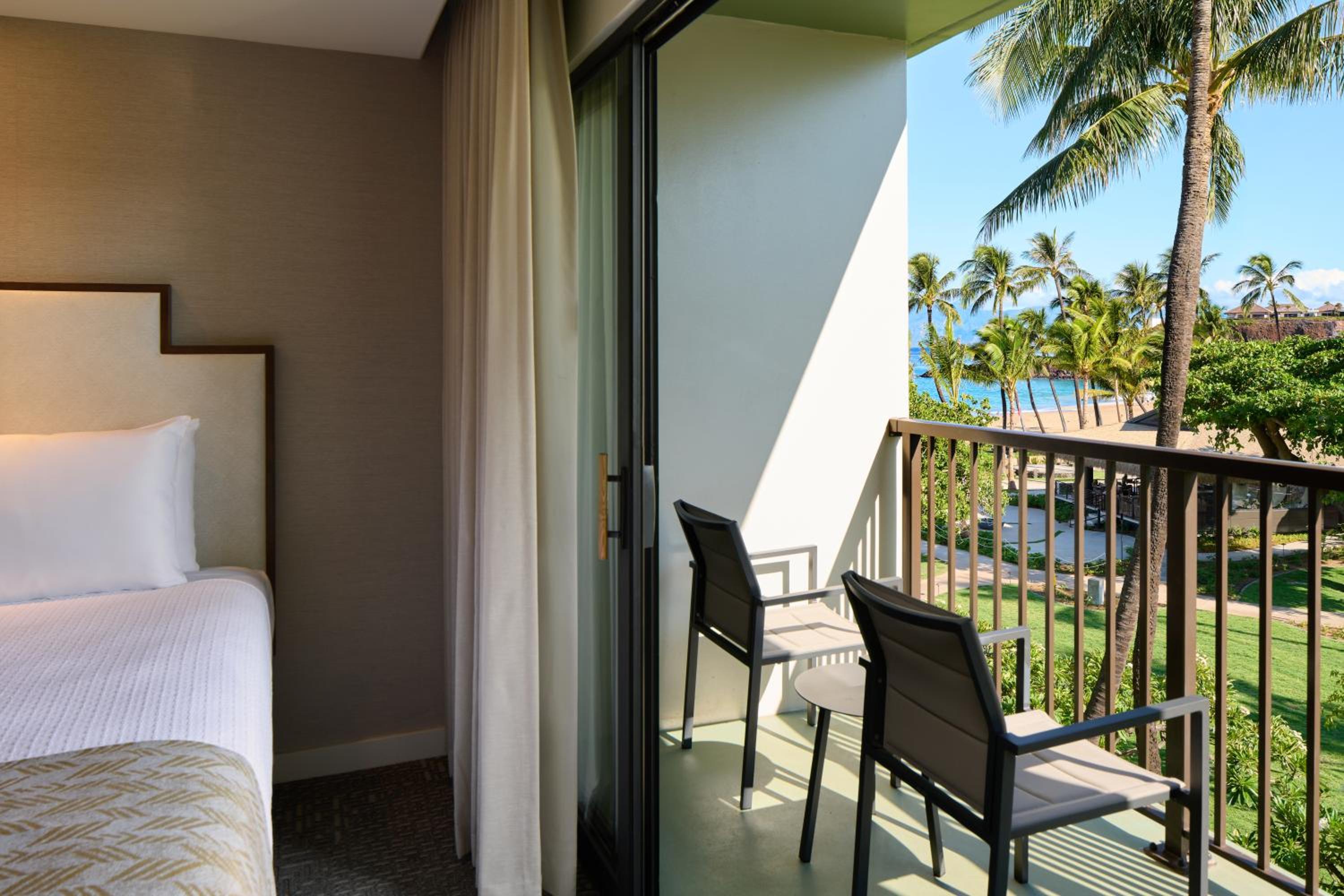 Premium Partial Ocean View 2 Queen Beds thumbnail 6