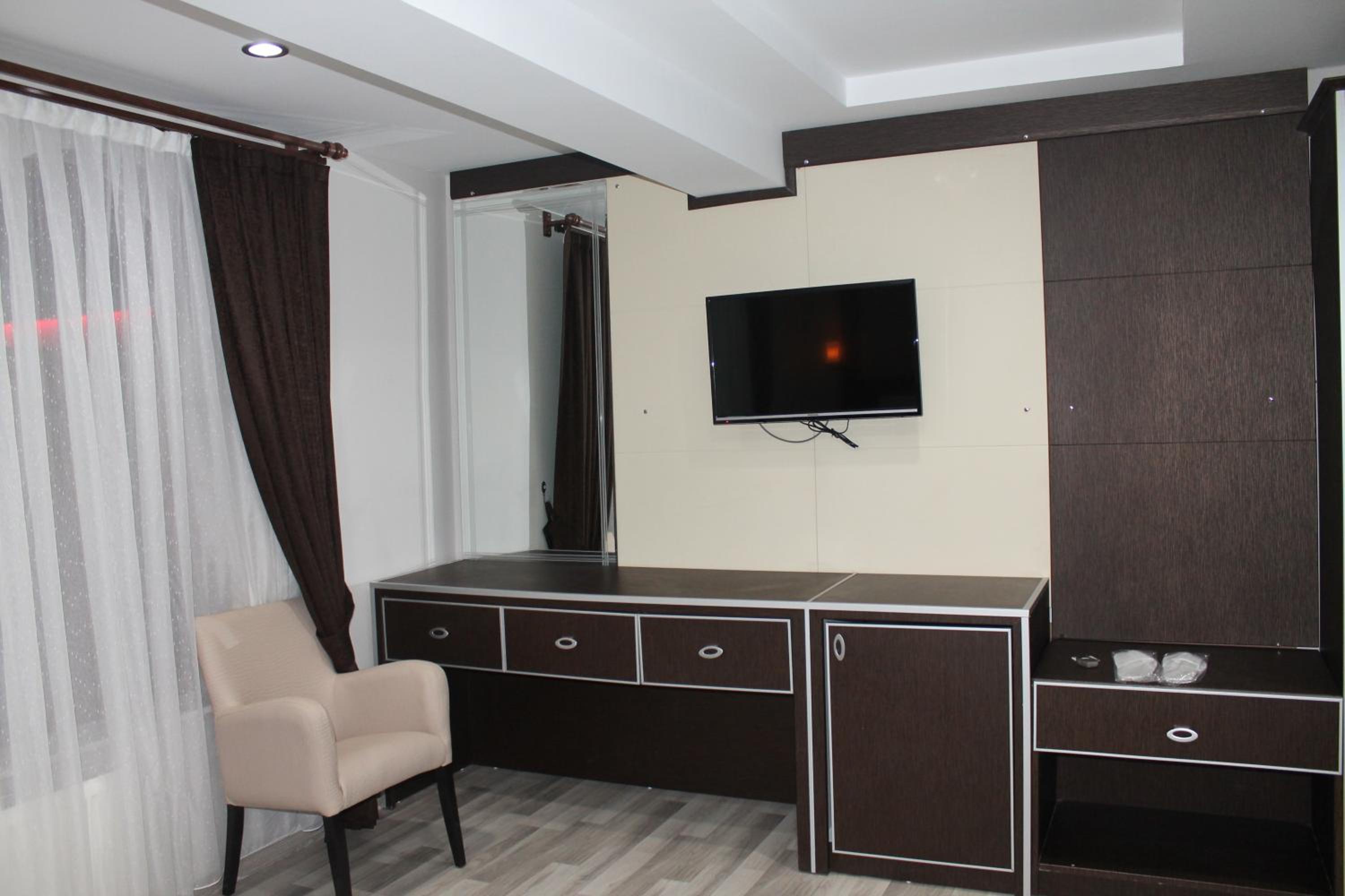Quadruple Room with Mountain View