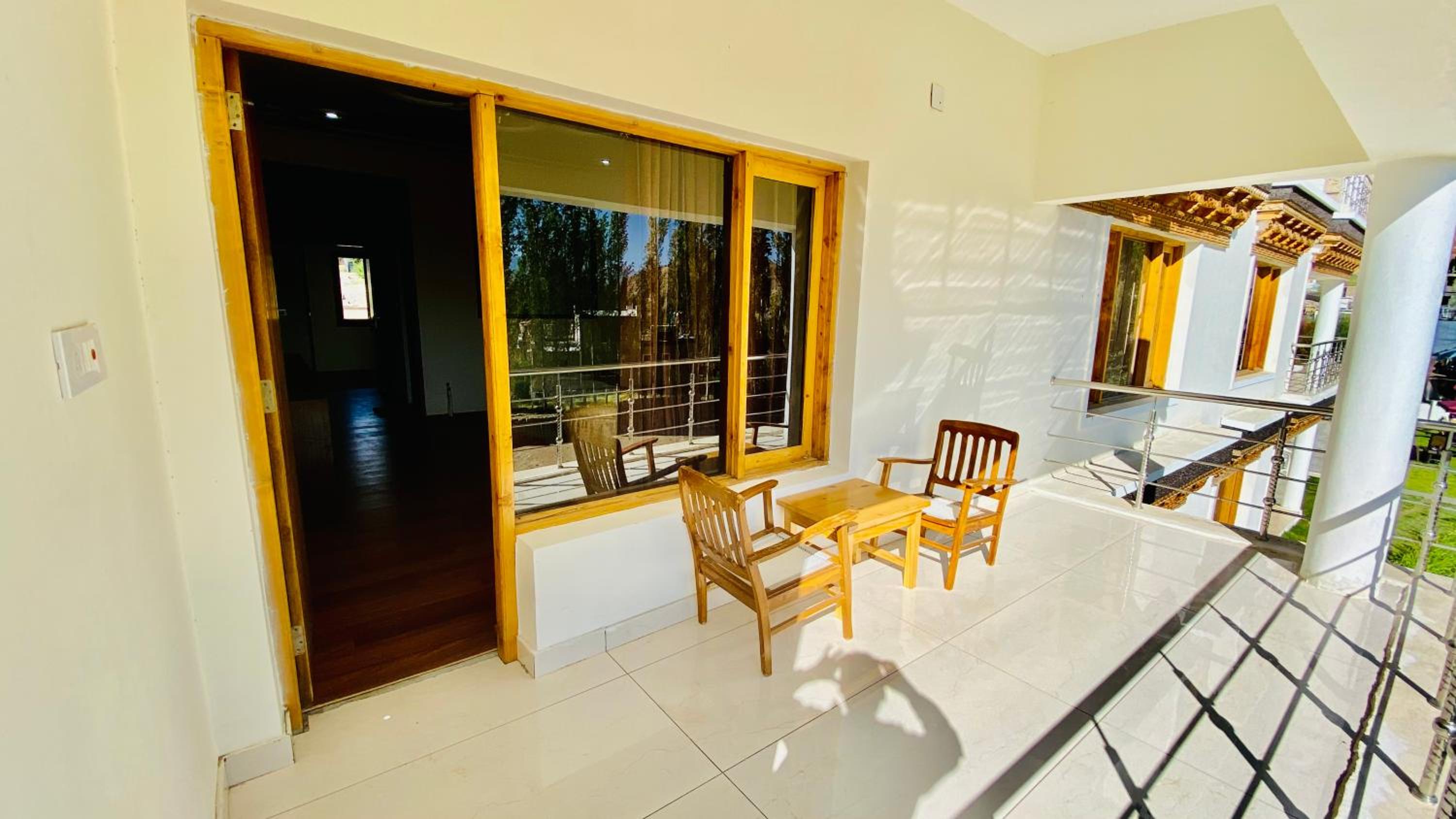 Deluxe Double Room with Balcony photo 2