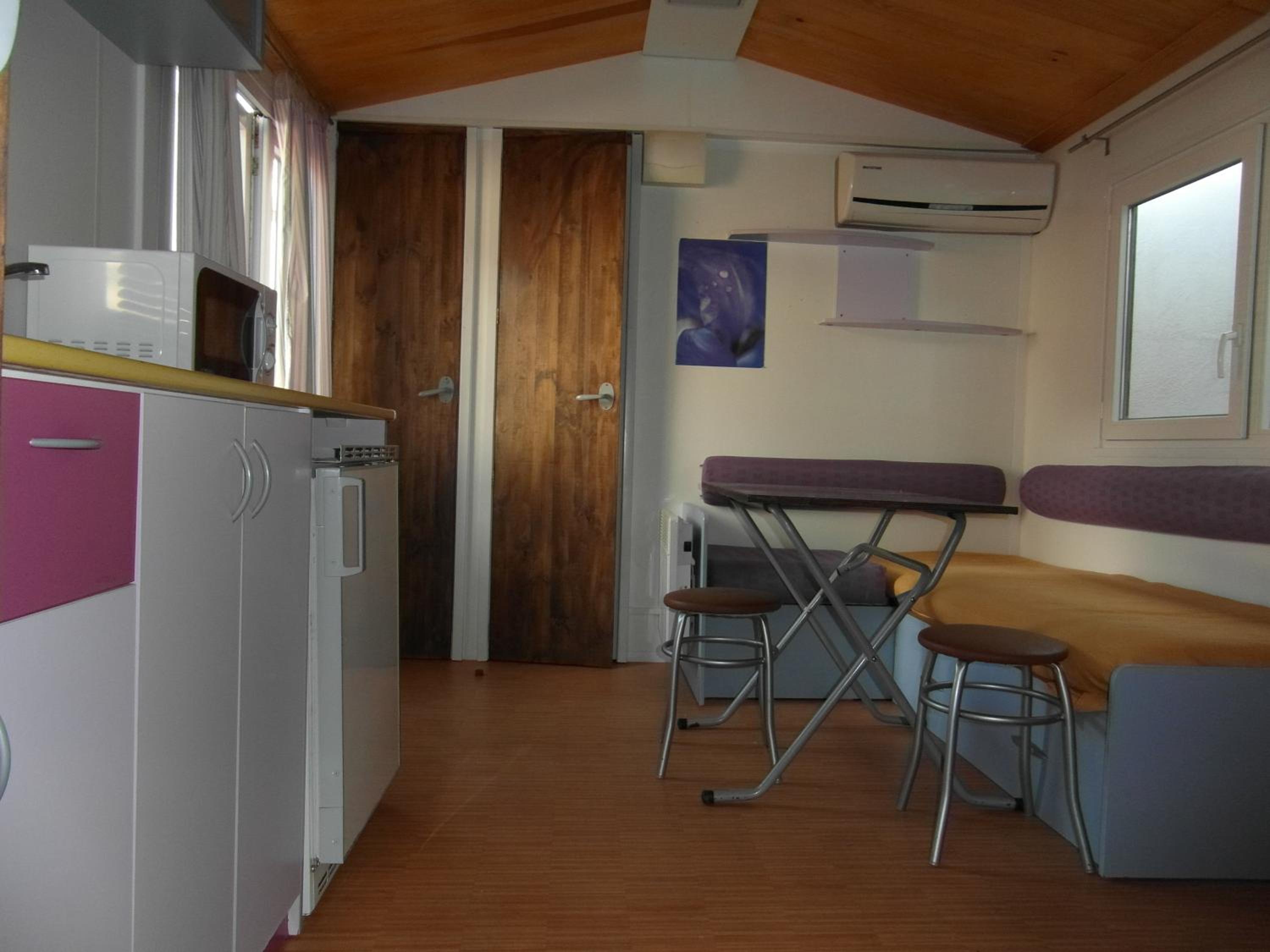 Mobile Home - Photo 15
