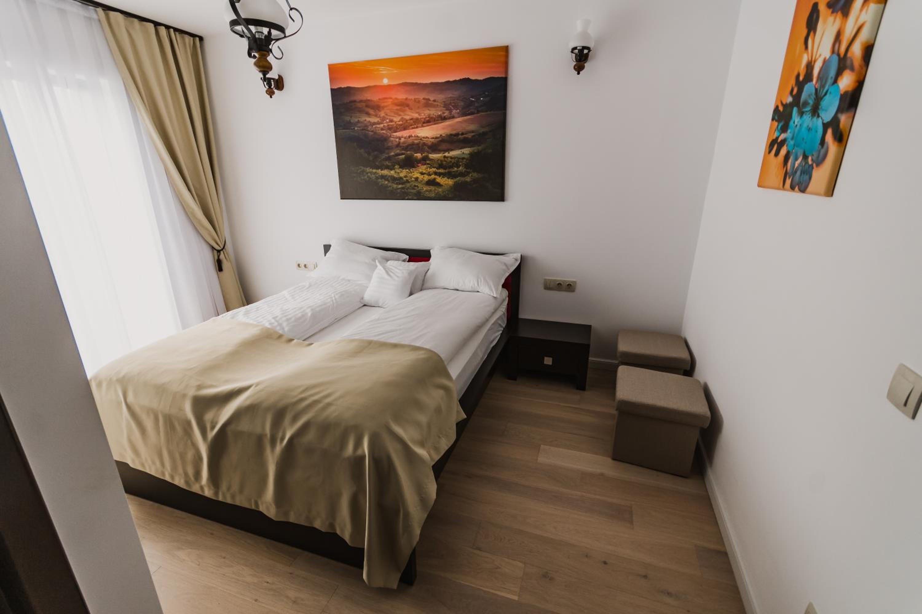 Double Room with Lake View - Photo 1
