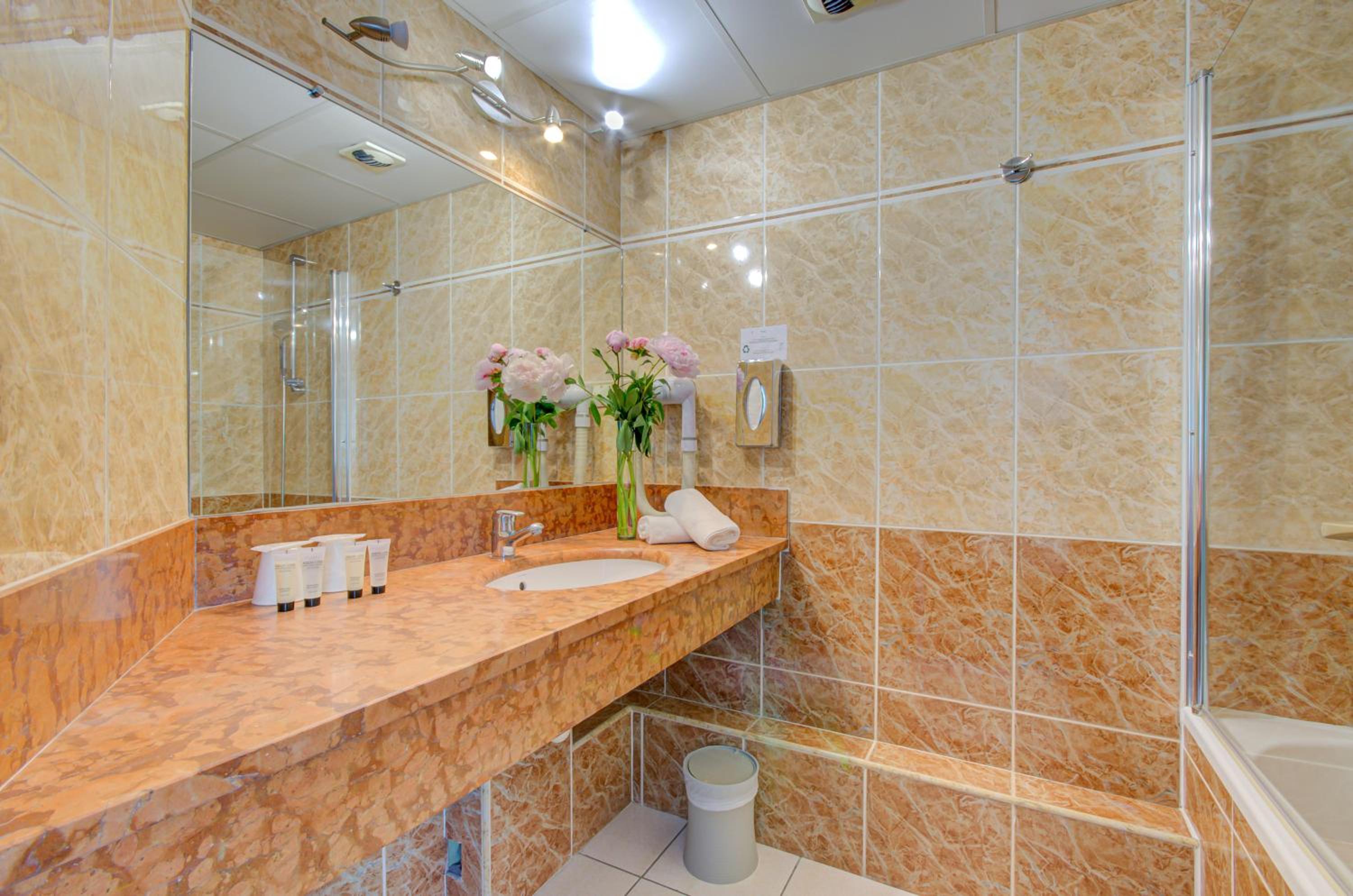 Standard Triple Room - Photo 3