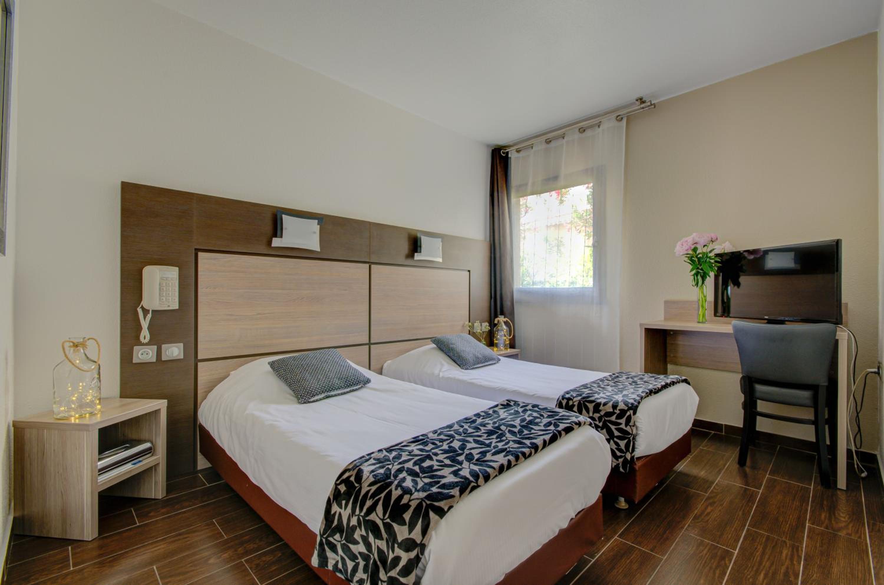 Standard Twin Room photo 3