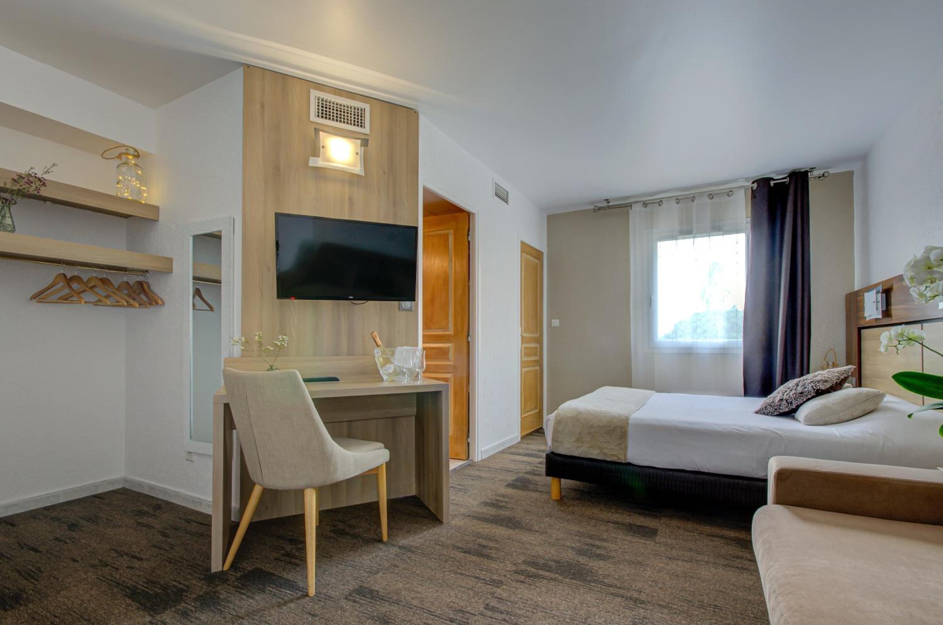Standard Quadruple Room photo 2