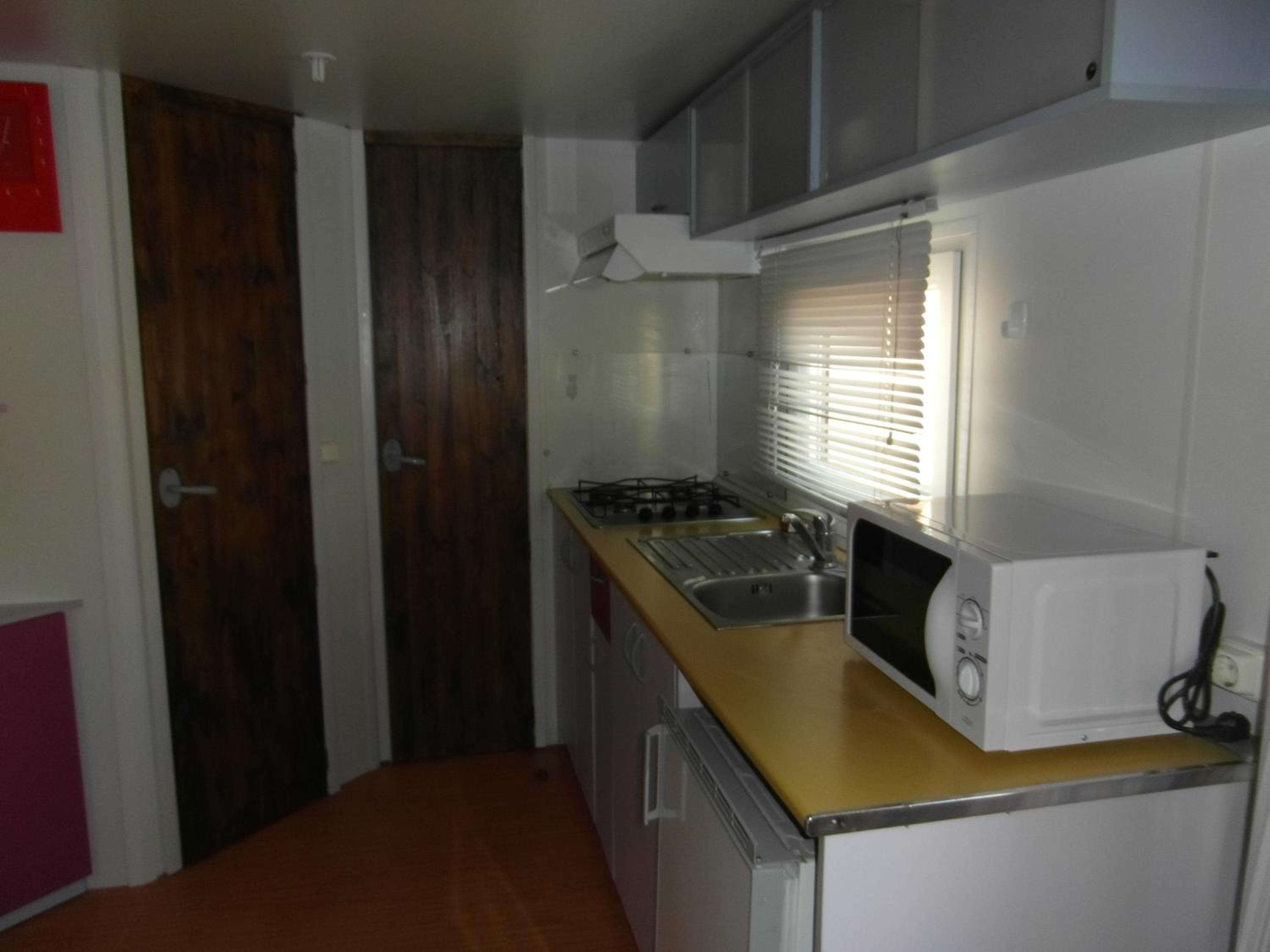Mobile Home - Photo 2