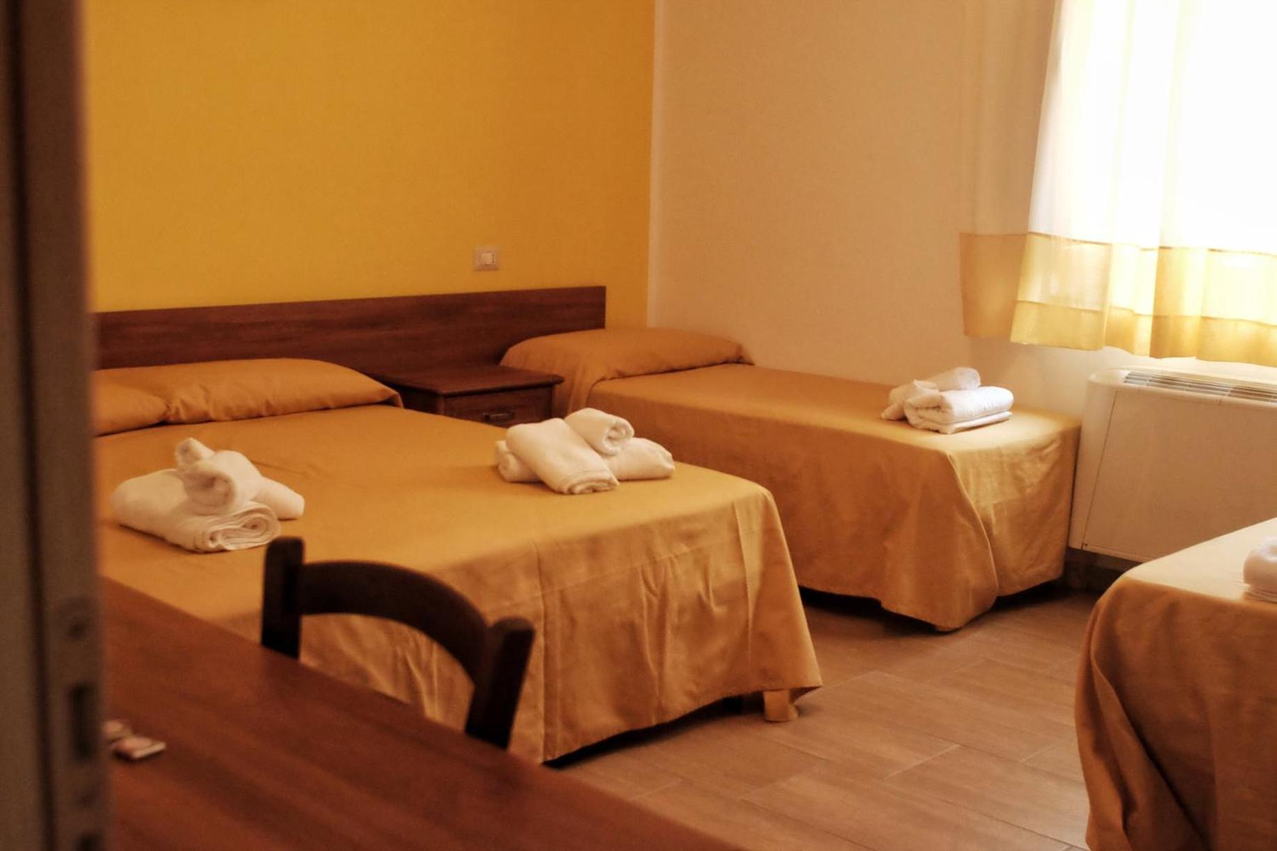 Triple Room with Private Bathroom photo 1
