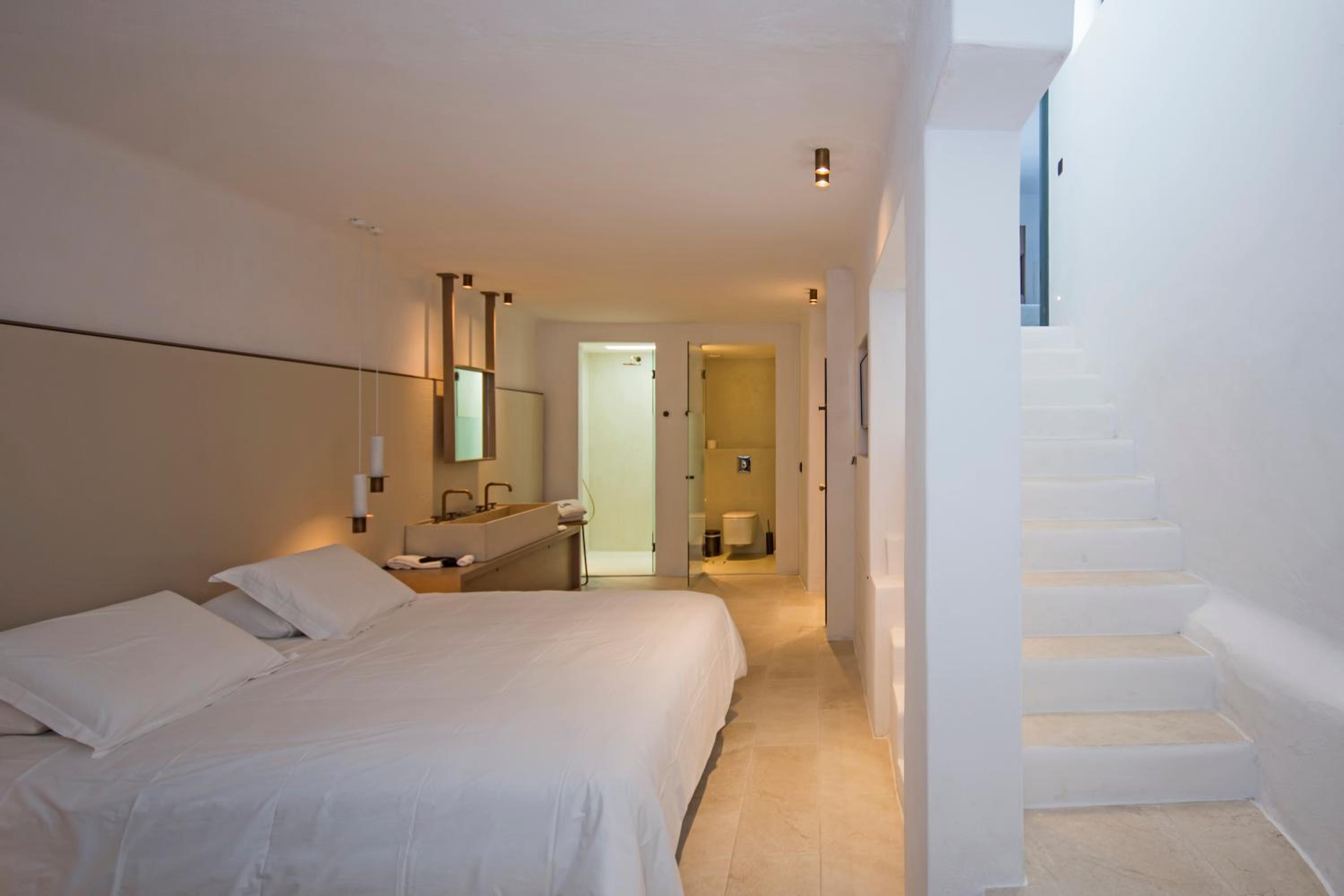 2-Bedroom Maisonette Sea View with Private Hot tub & Steam Shower photo 1