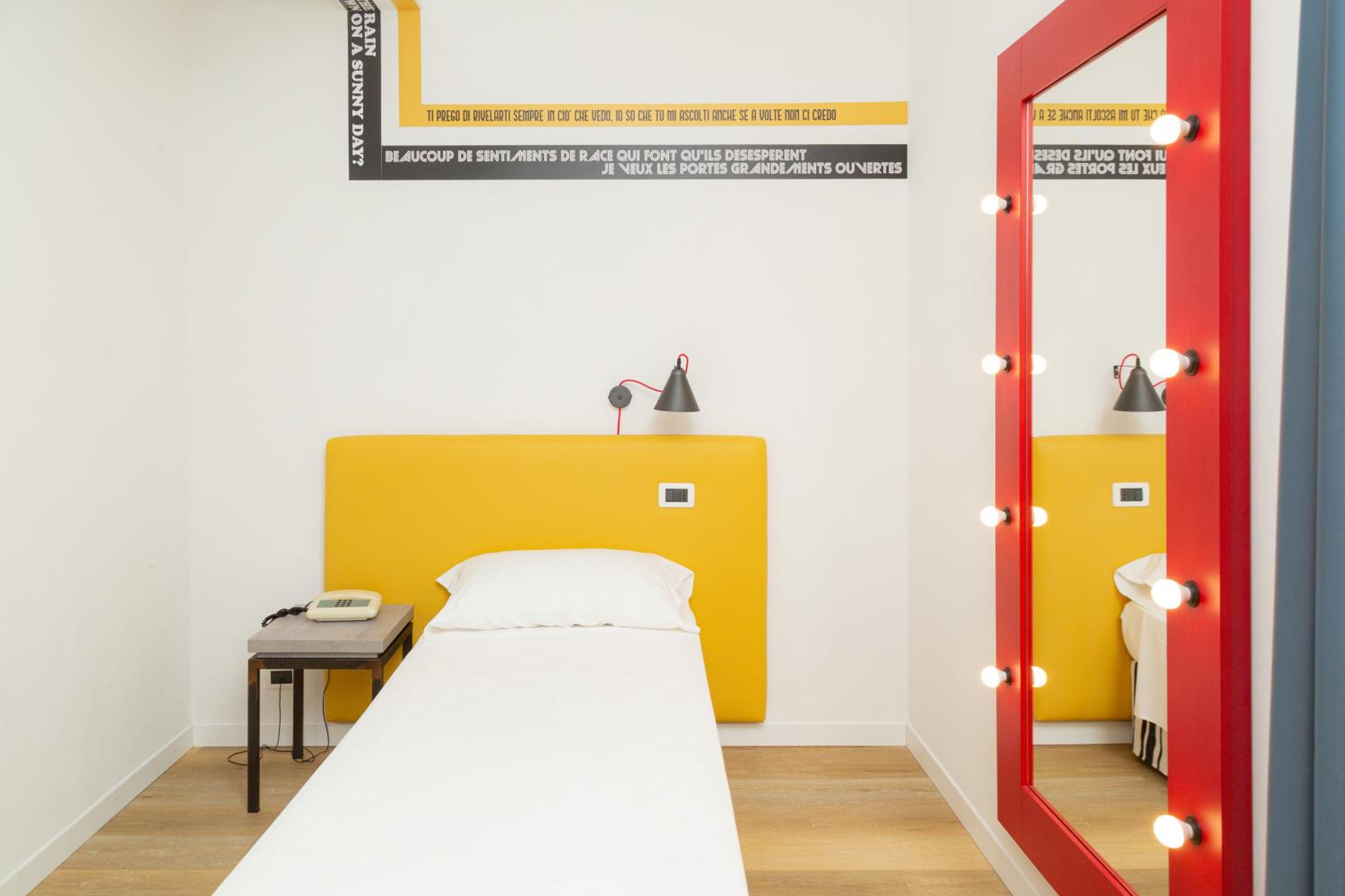 Single Room photo 2