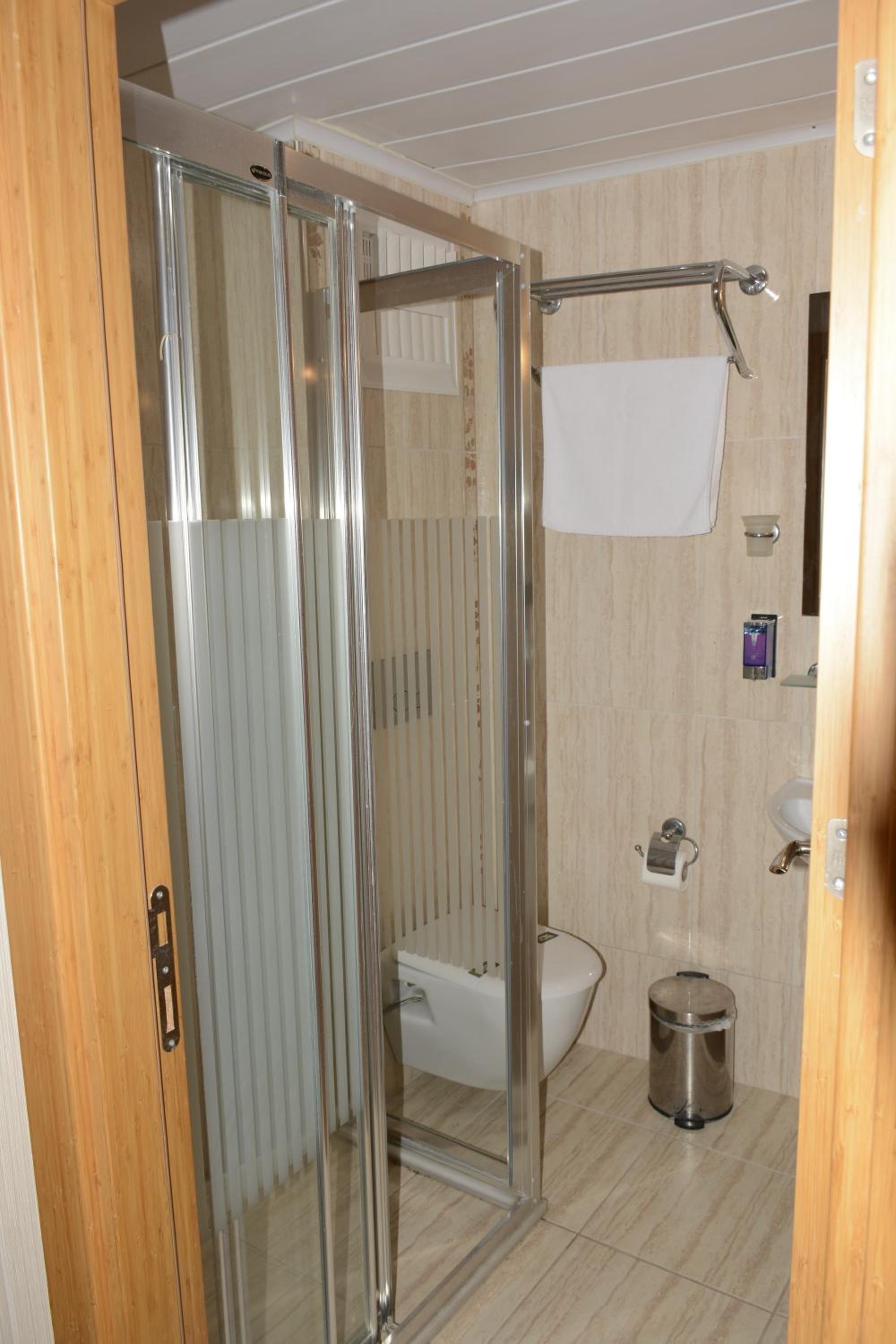 Standard Triple Room photo 3