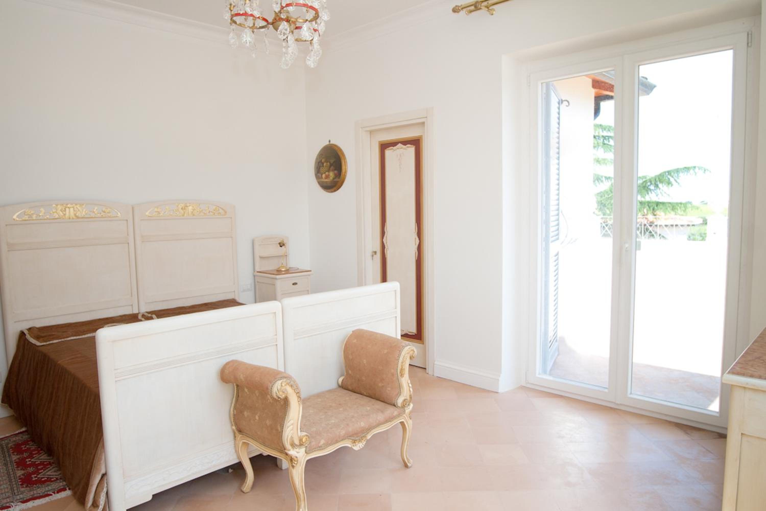 Double Room with Balcony photo 3
