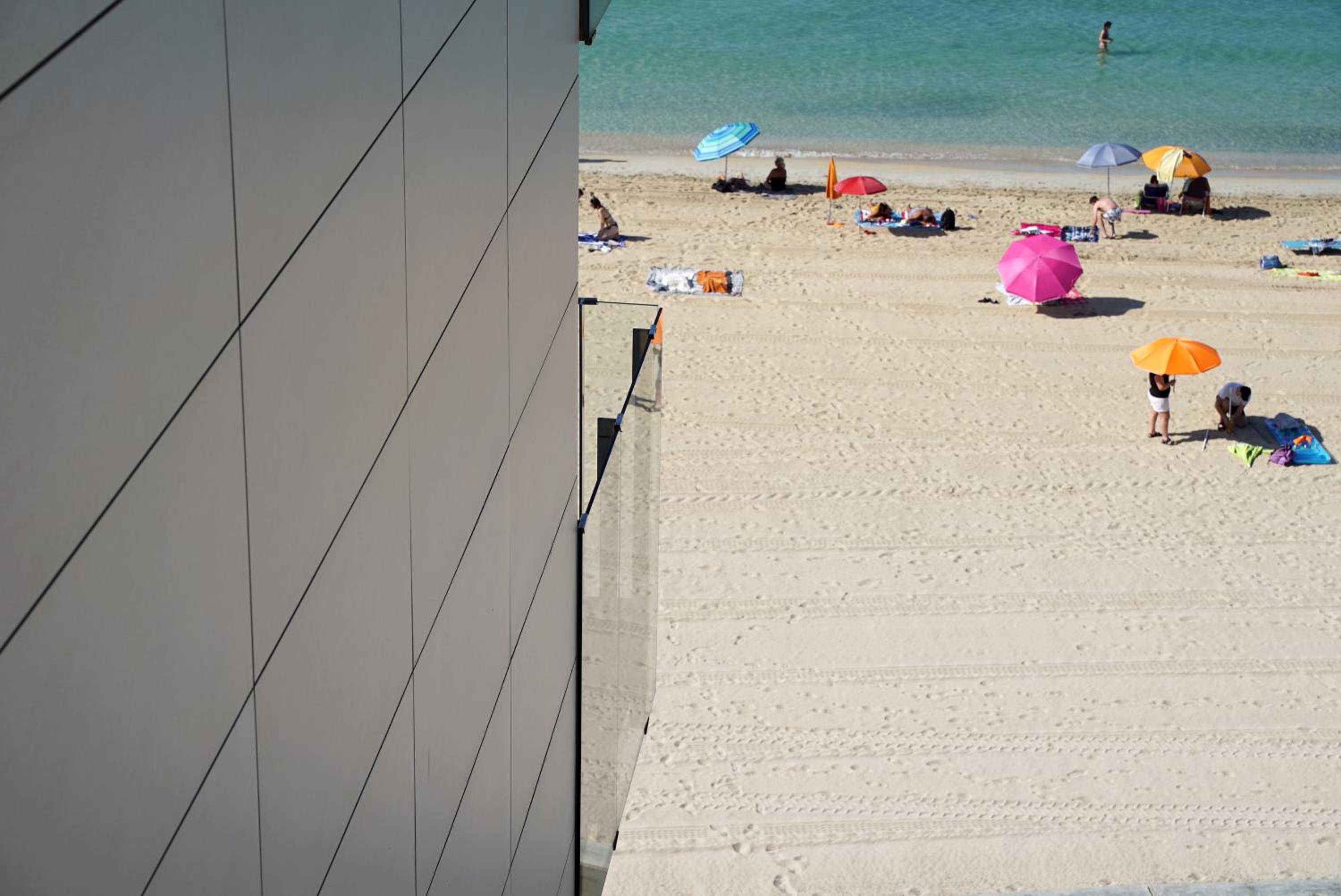 Double Room with Side Sea View thumbnail 6