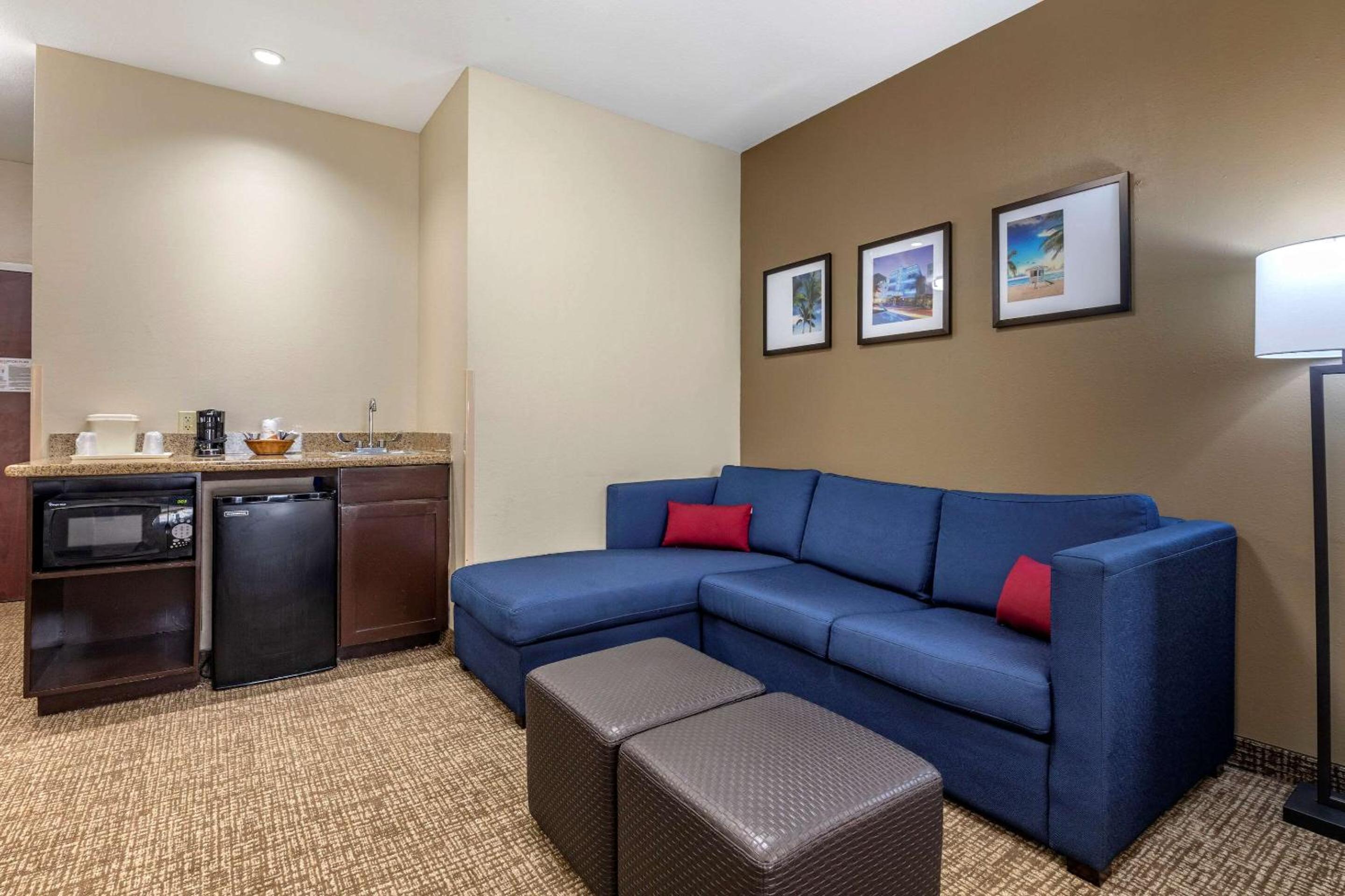 King Suite - Disability Access/Non-Smoking - Photo 2