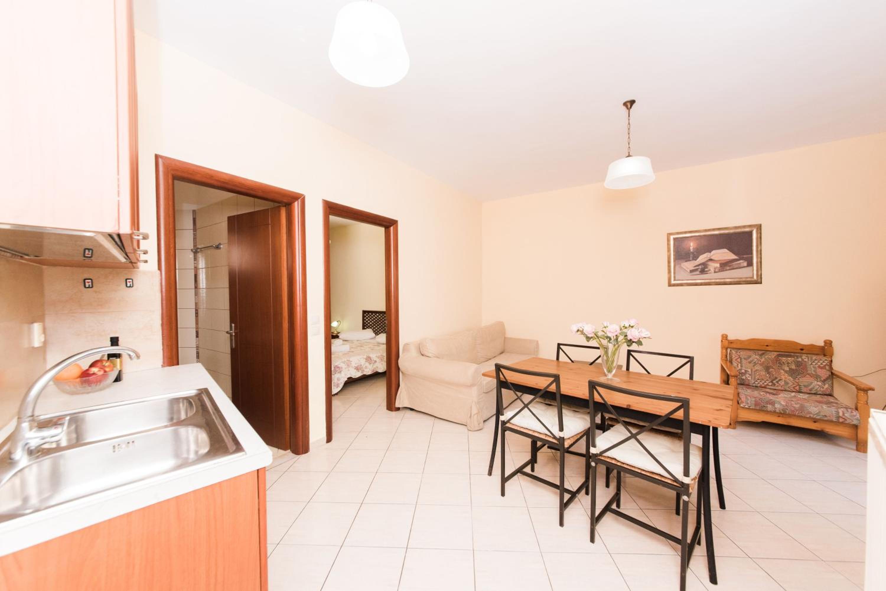 One-Bedroom Apartment - Photo 7