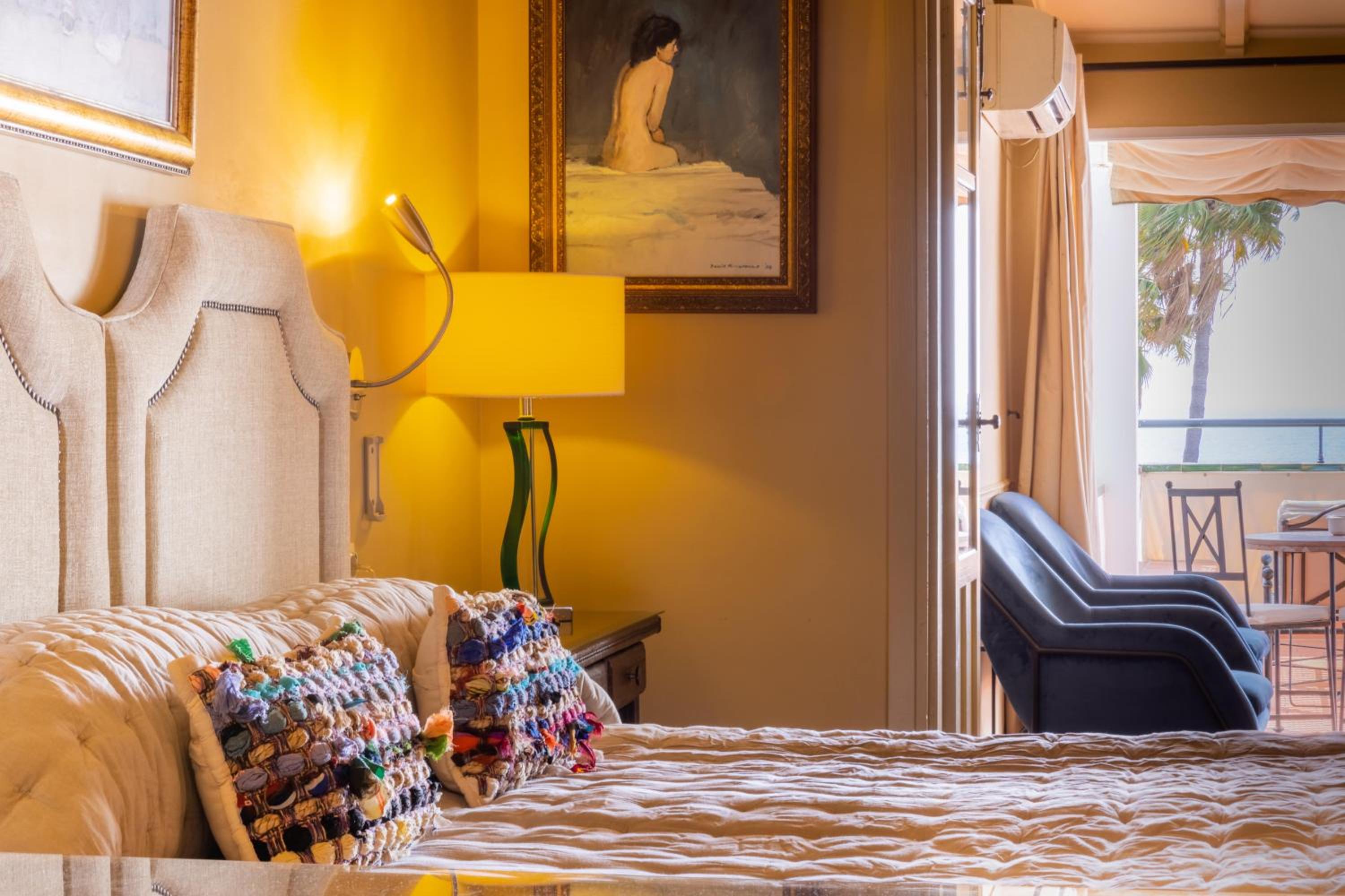 Superior Suite - Photo 5