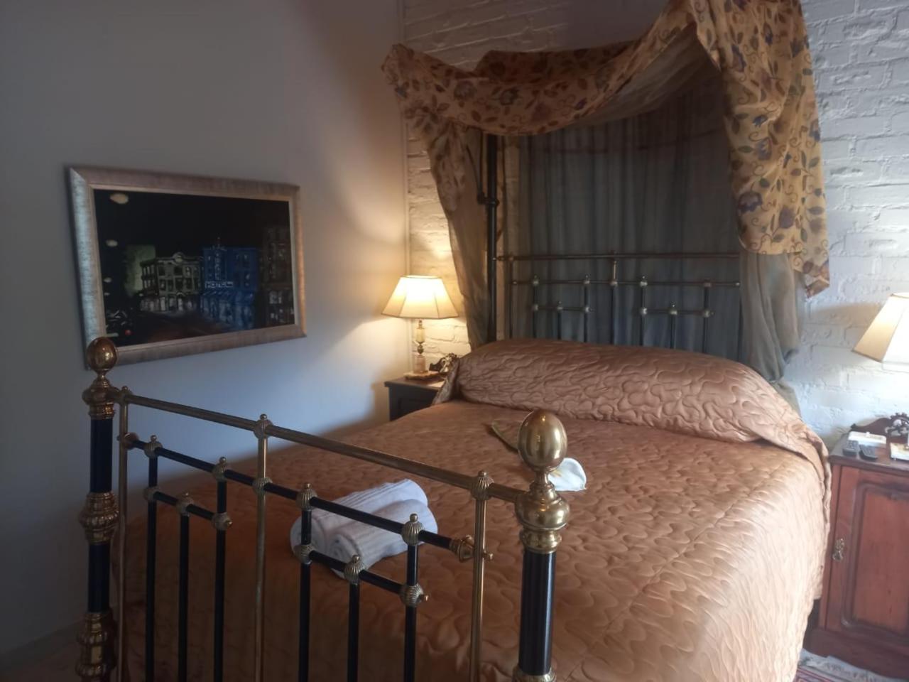 Standard Double Room - Photo 3