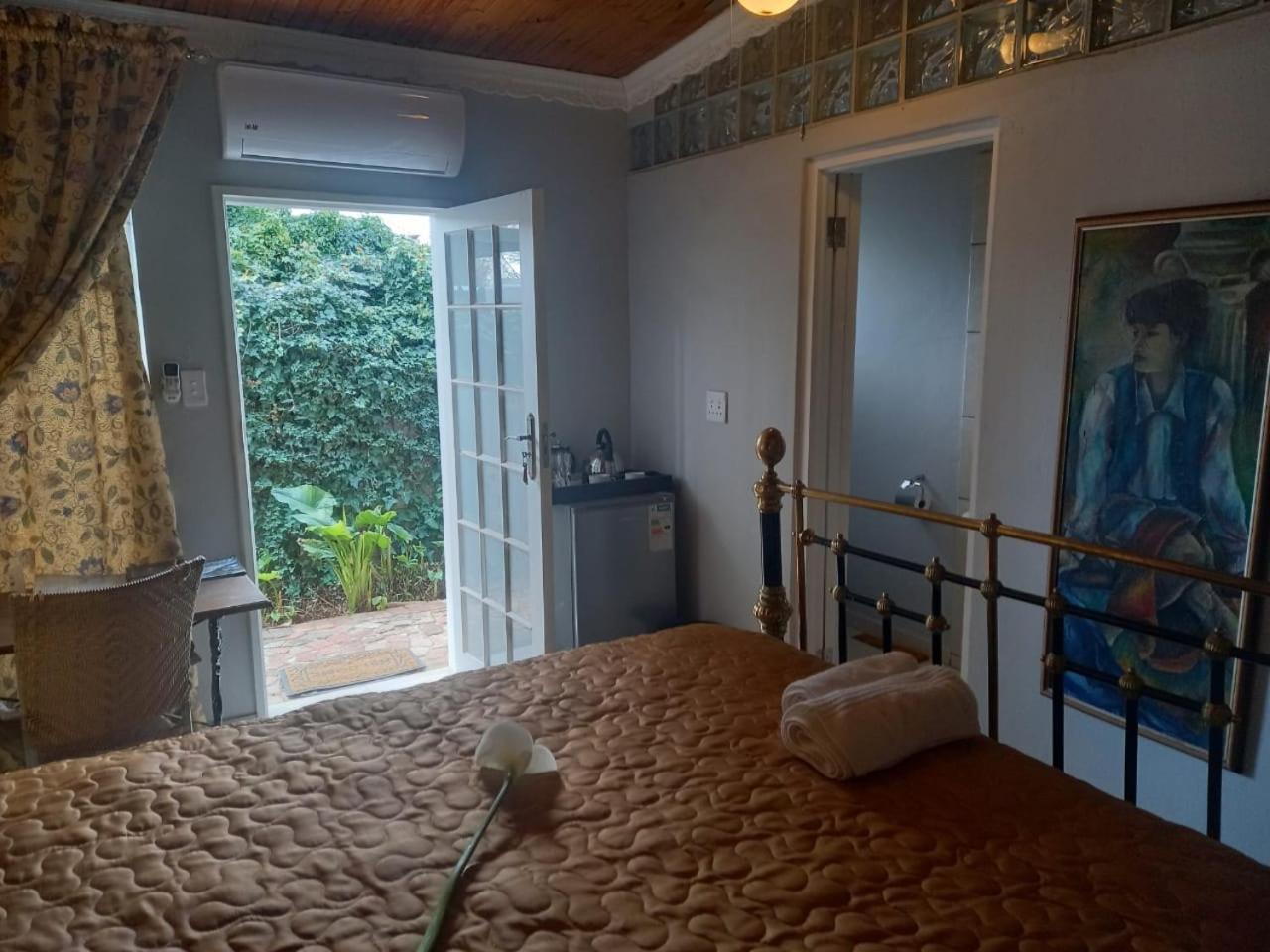 Standard Double Room - Photo 4