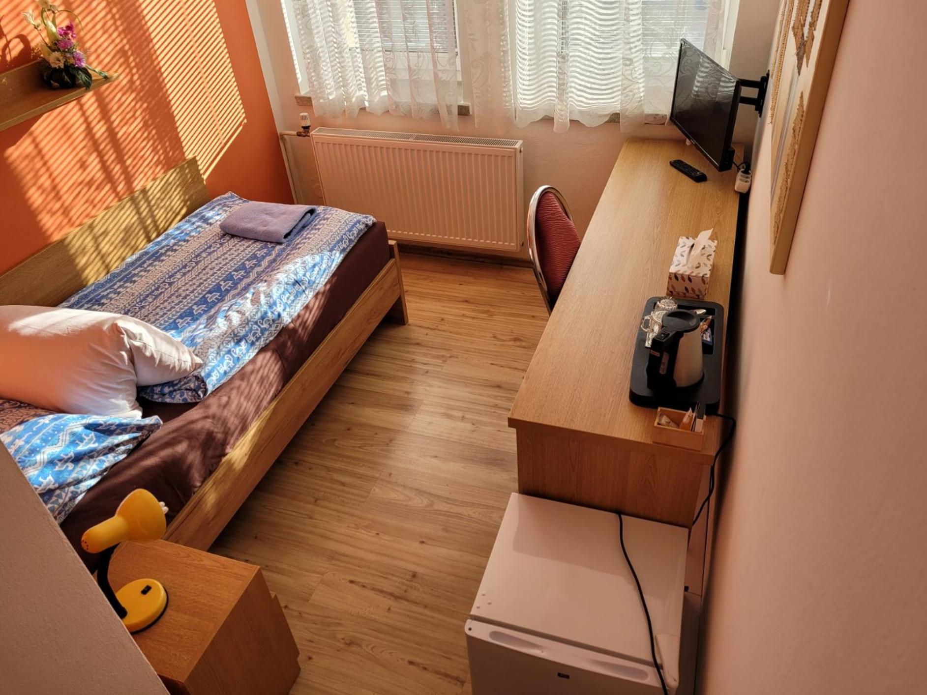 Single Room photo 1