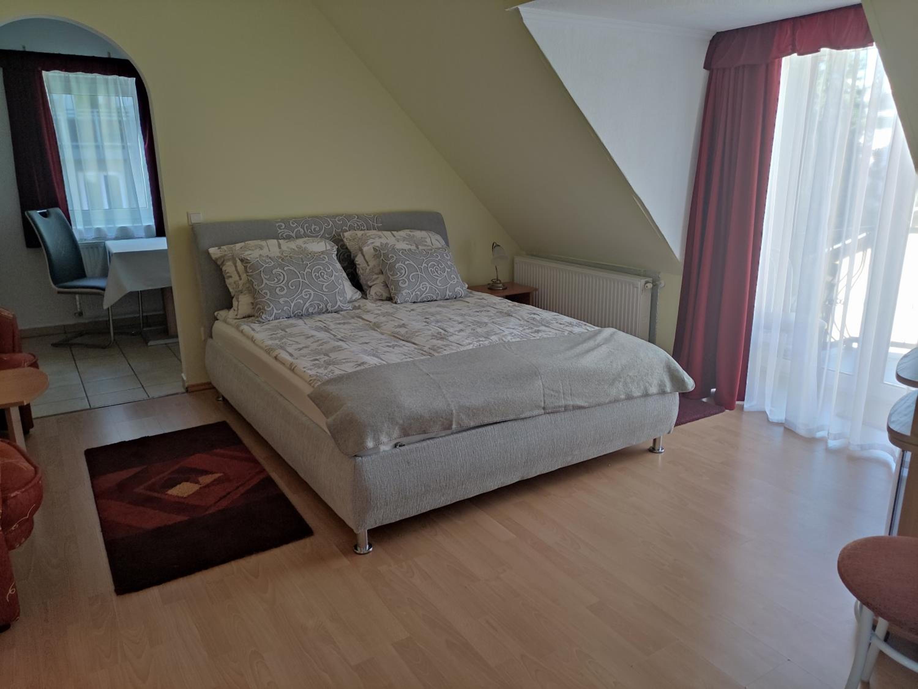 Apartment with Balcony photo 1