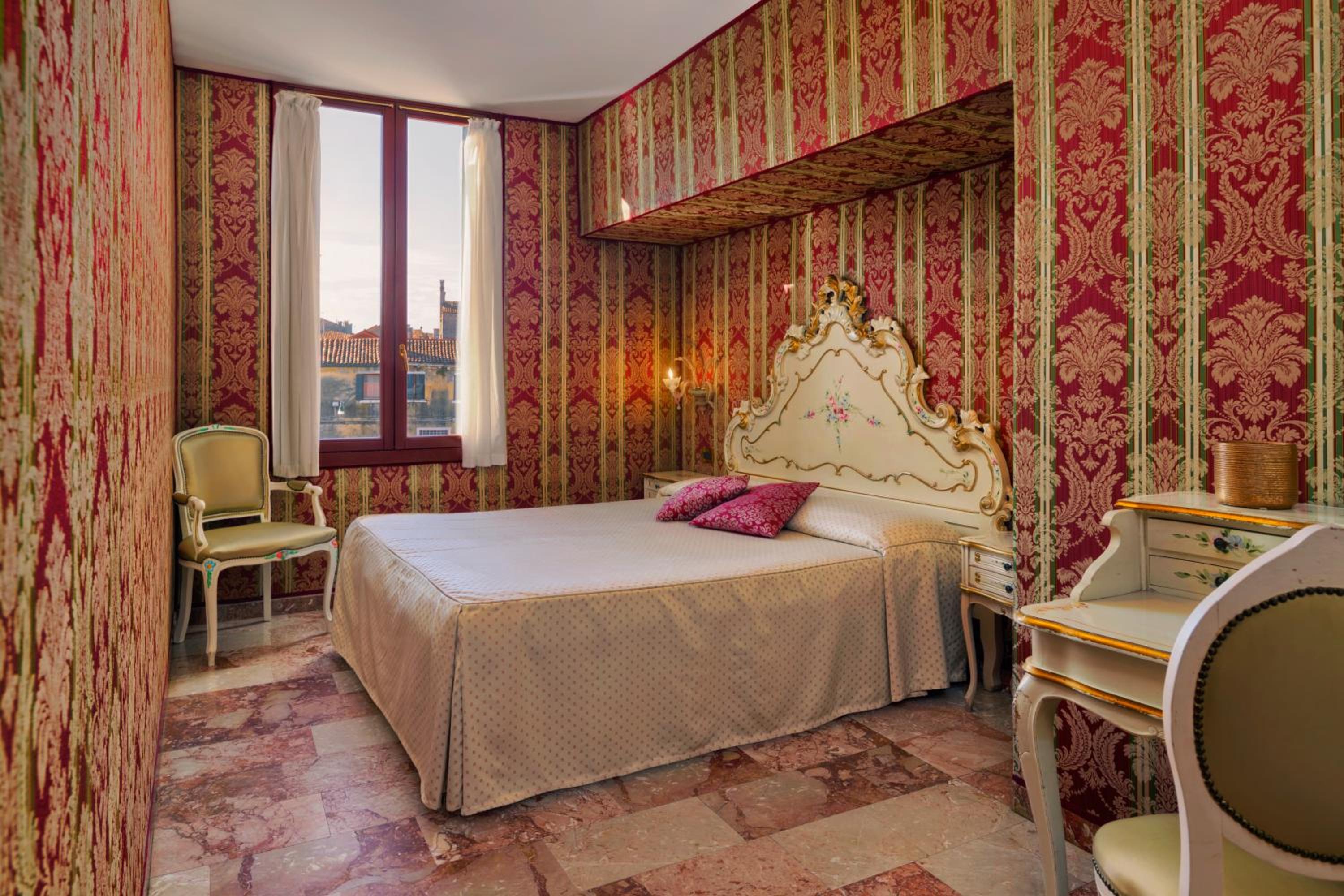 Triple Room with Canal View