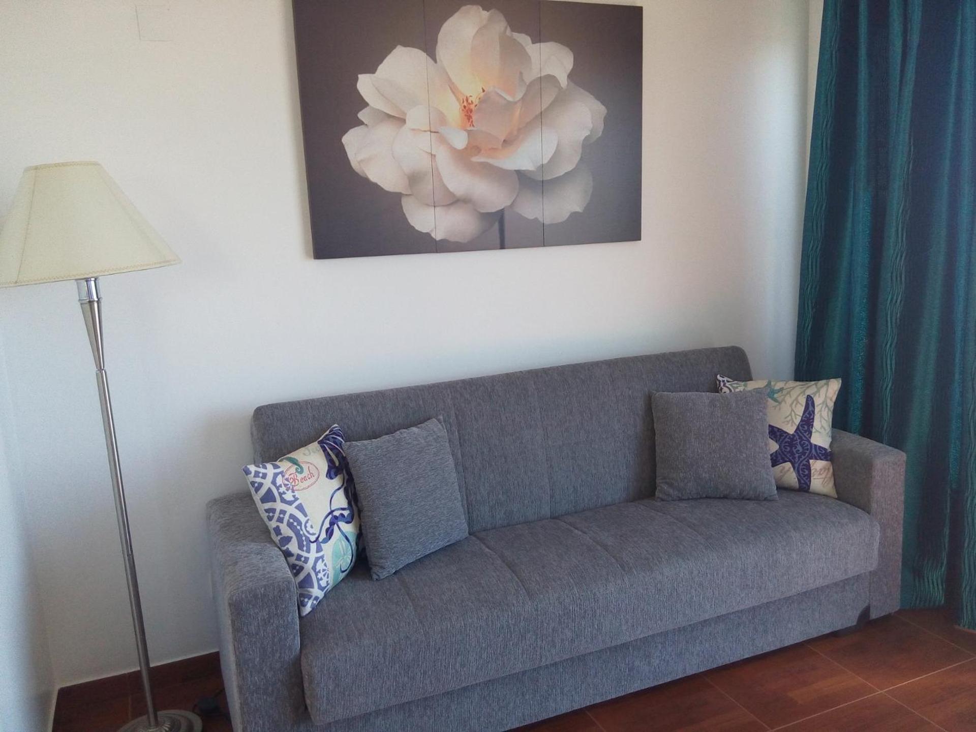 One-Bedroom Apartment photo 3