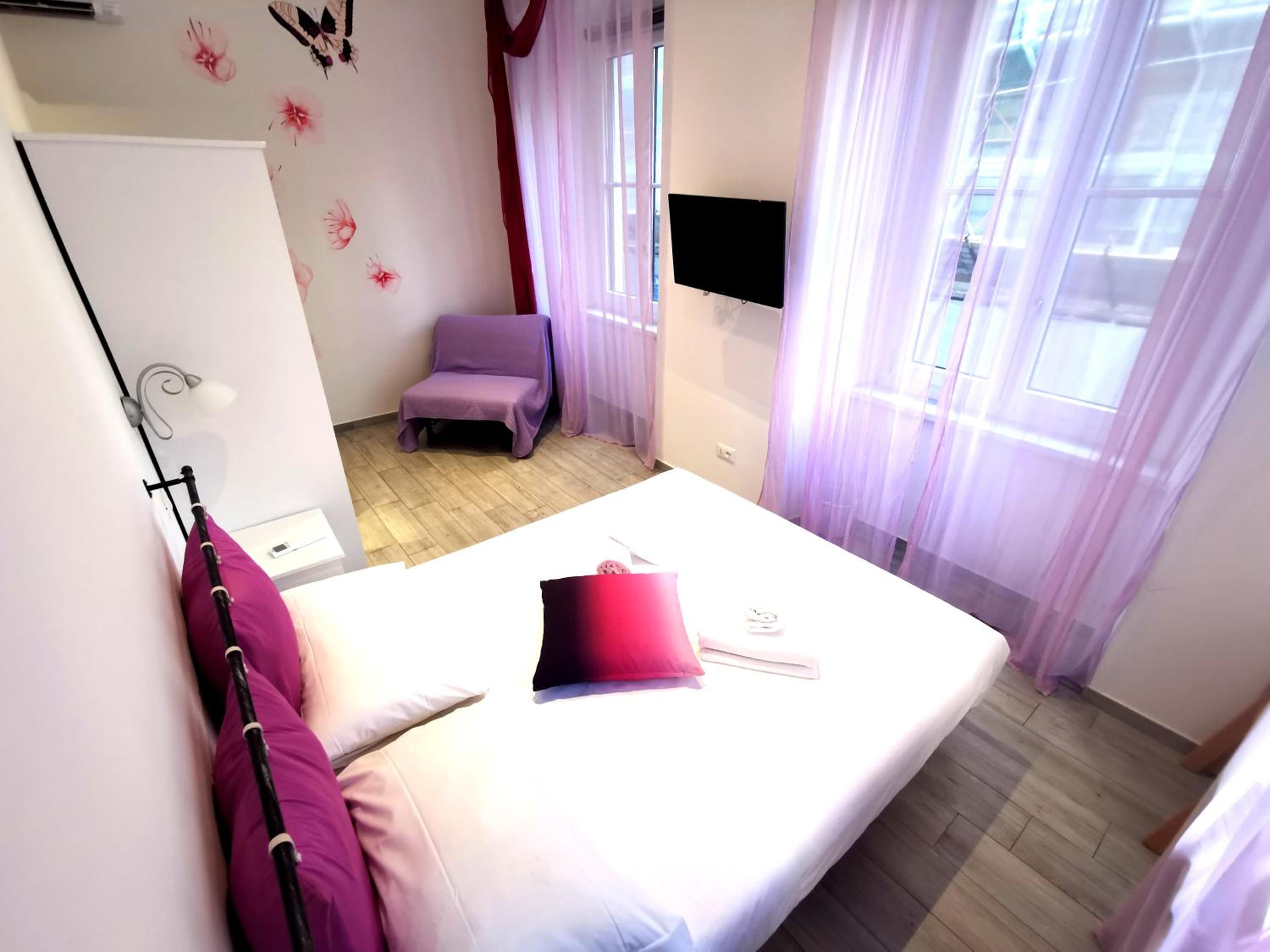 Triple Room with Private Bathroom photo 2