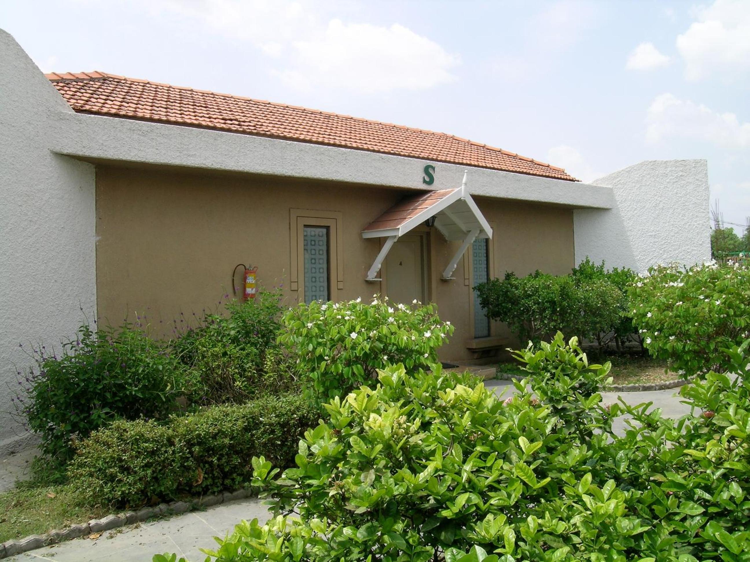 Two Bedroom Suite with Garden View - Photo 6