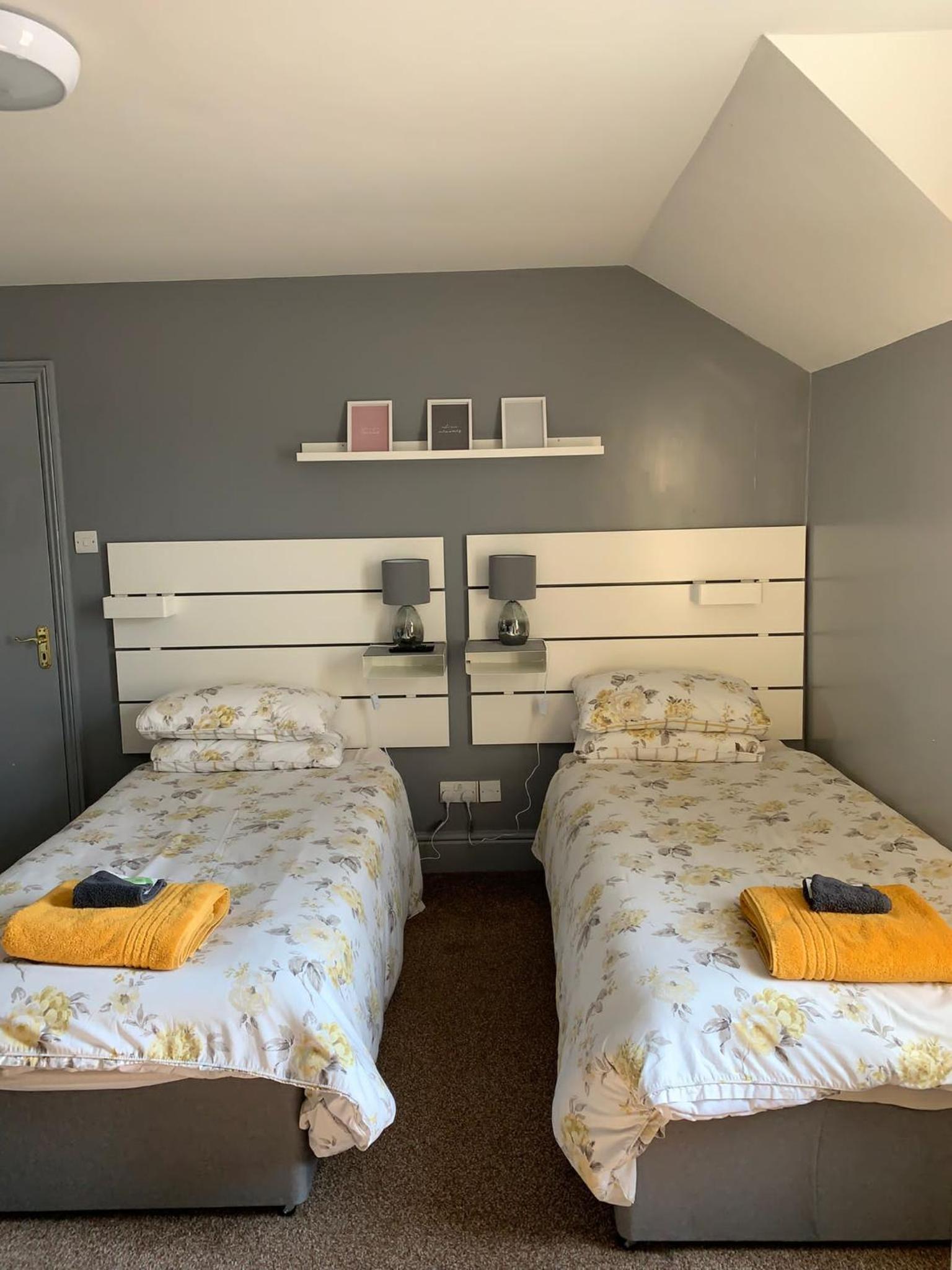 Twin Room - Photo 7