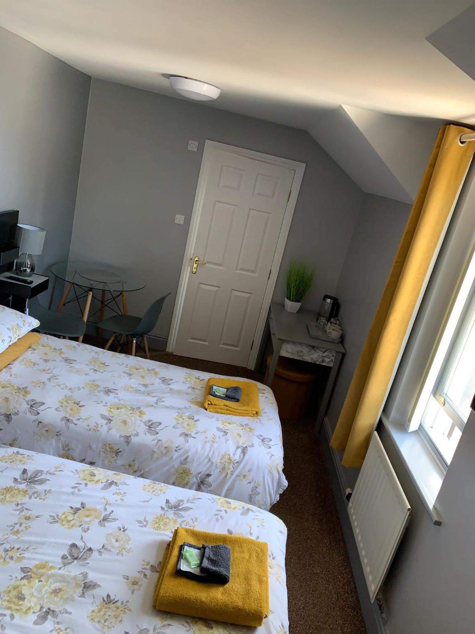Twin Room - Photo 6