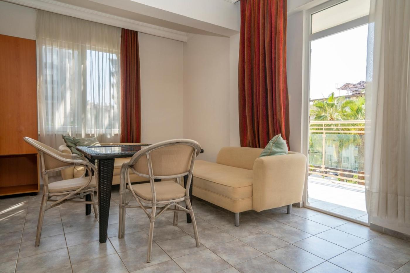 Standard Suite - Photo 1