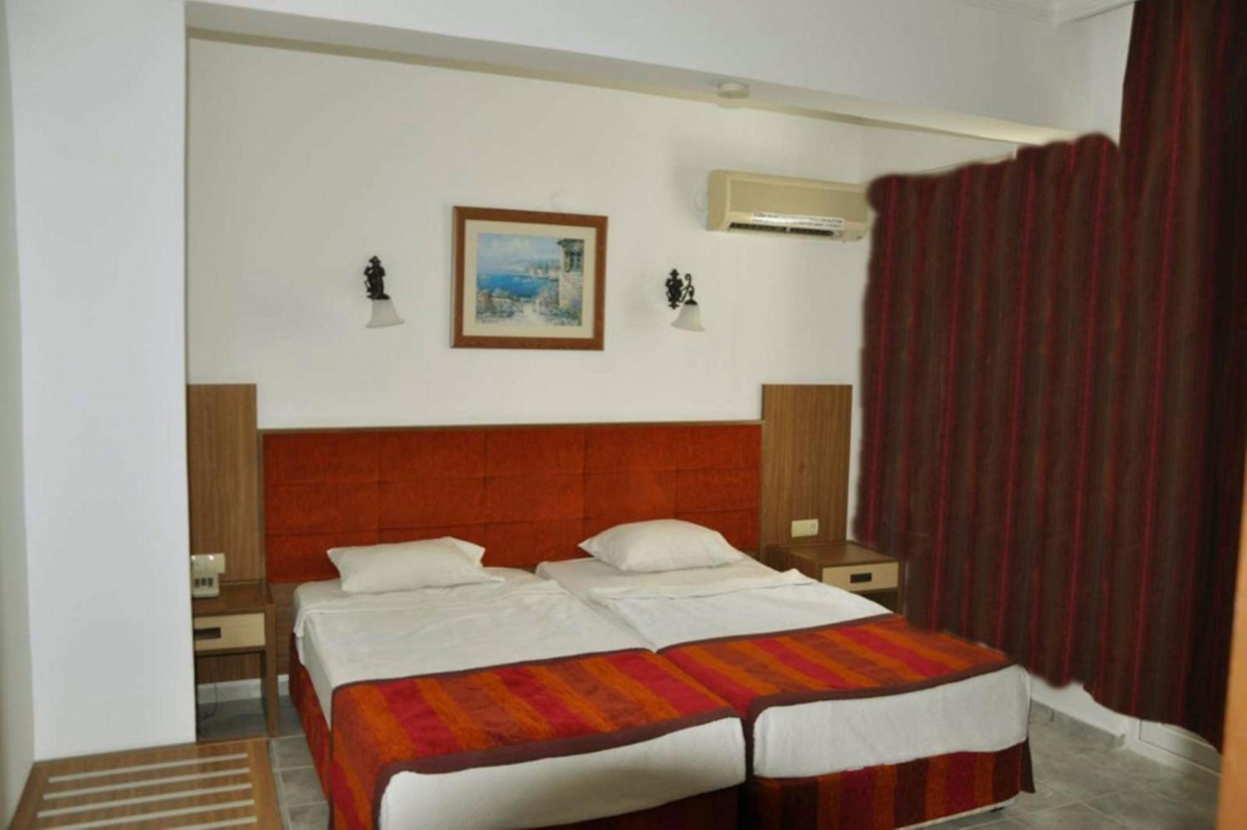 Economy Quadruple Room - Photo 1