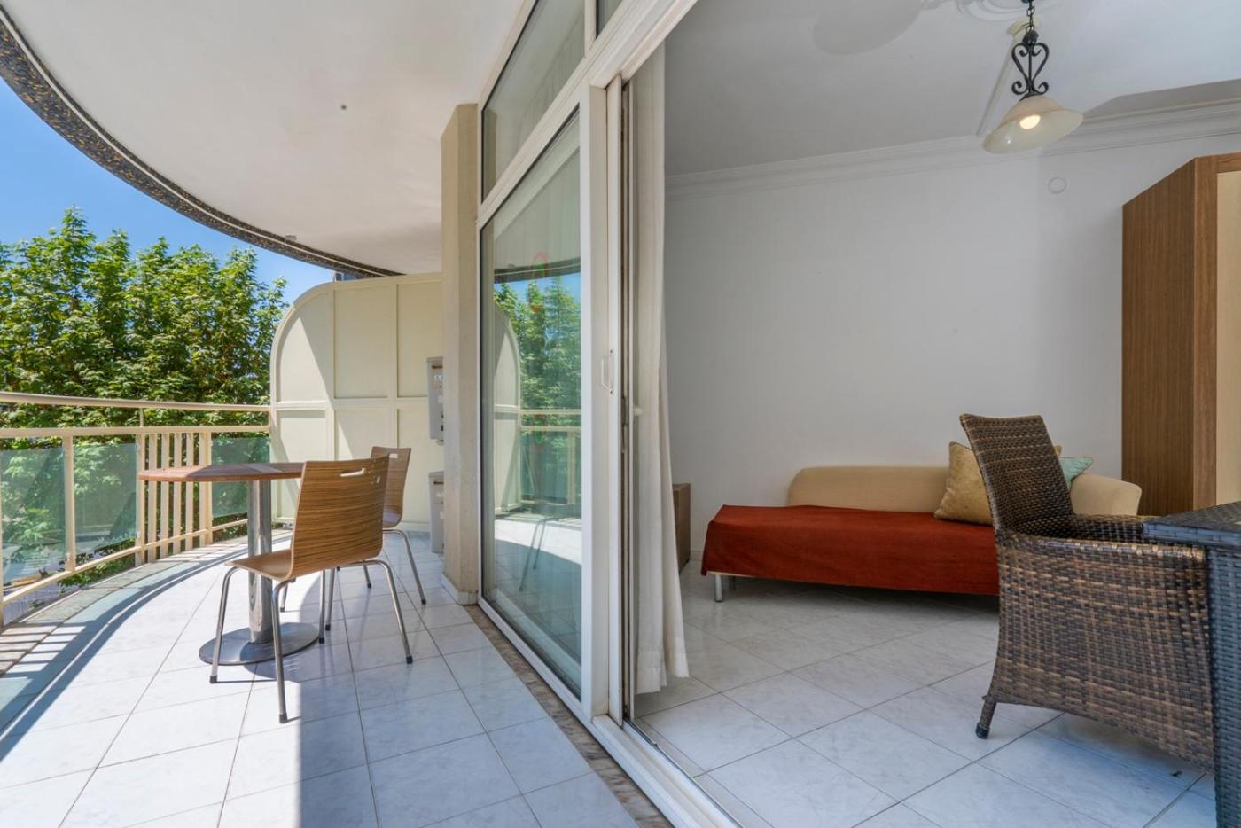 Standard Suite - Photo 6