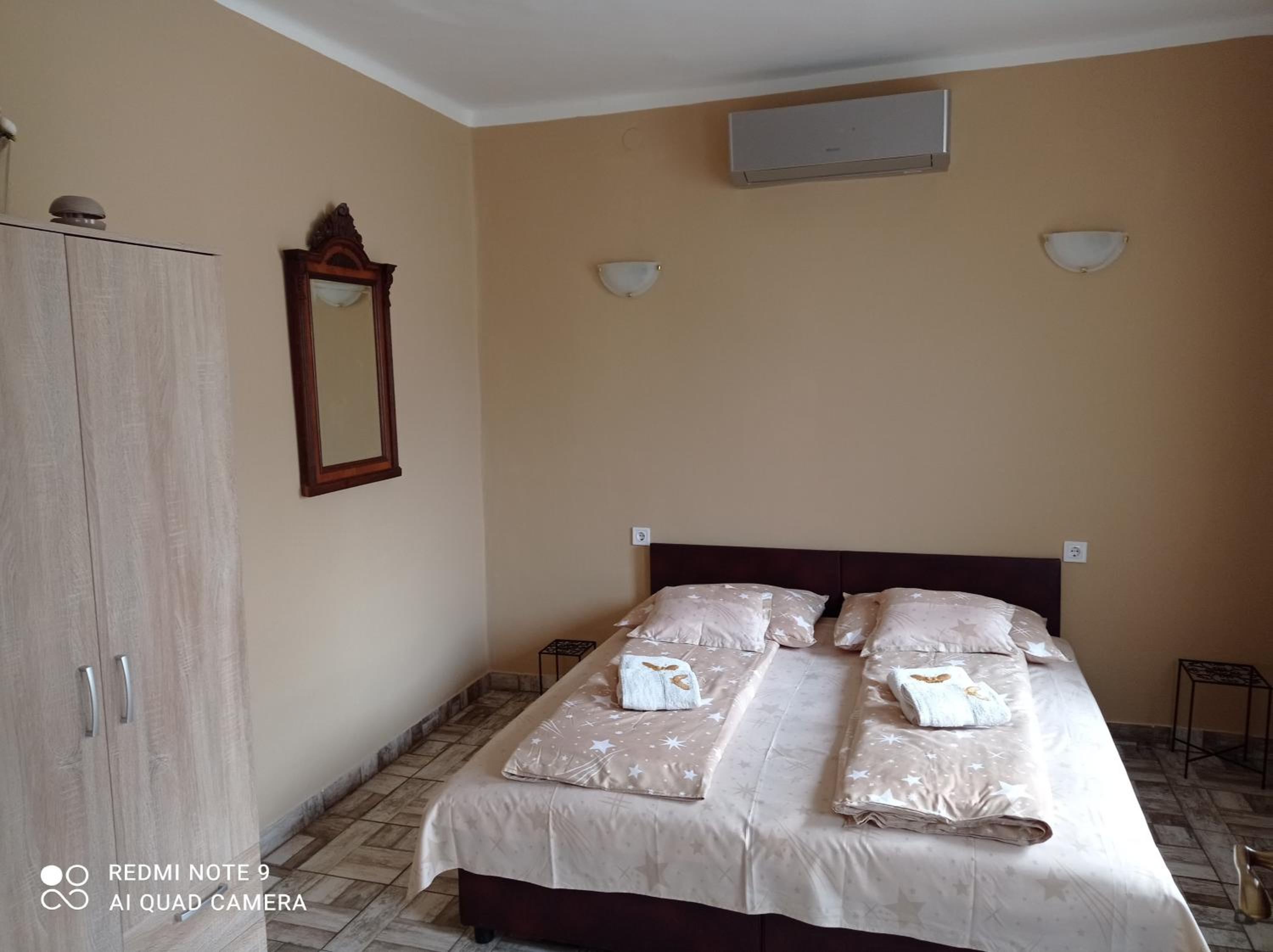 One-Bedroom House photo 2