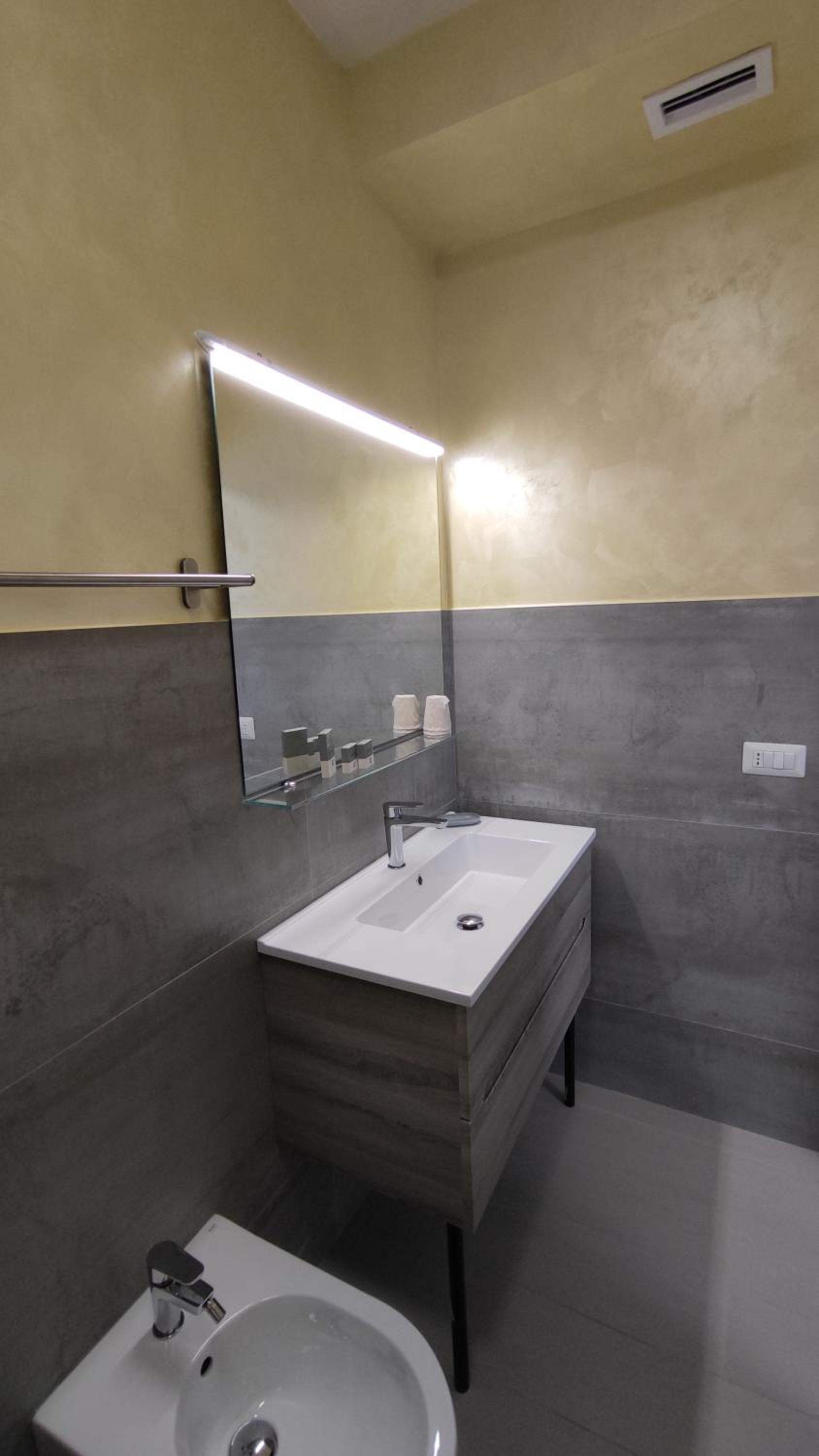 Deluxe Double Room with Balcony and Sea View - Photo 14