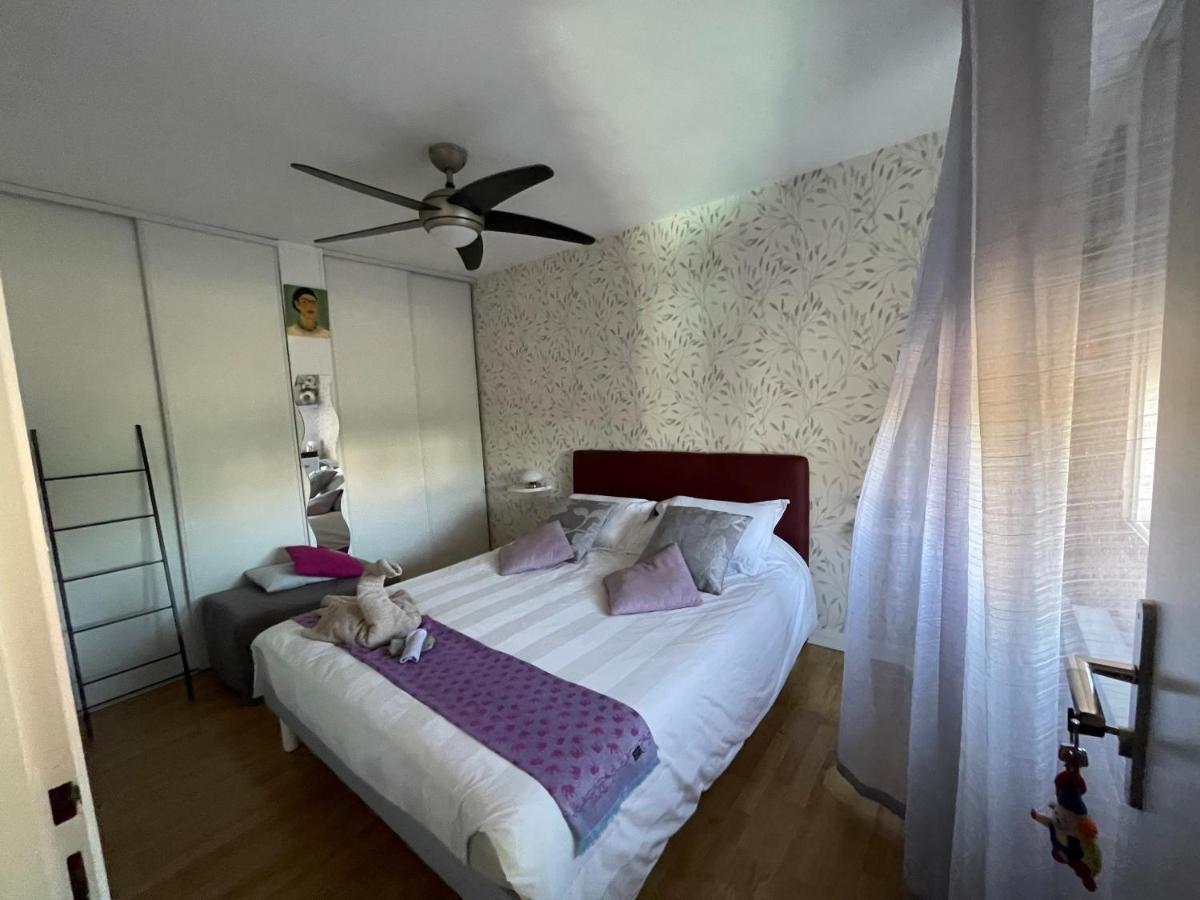 Double Room with Shared Bathroom photo 2
