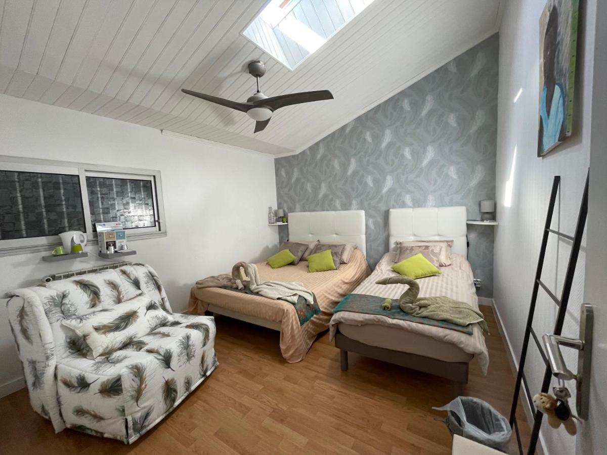 Triple Room with Shared Bathroom photo 3