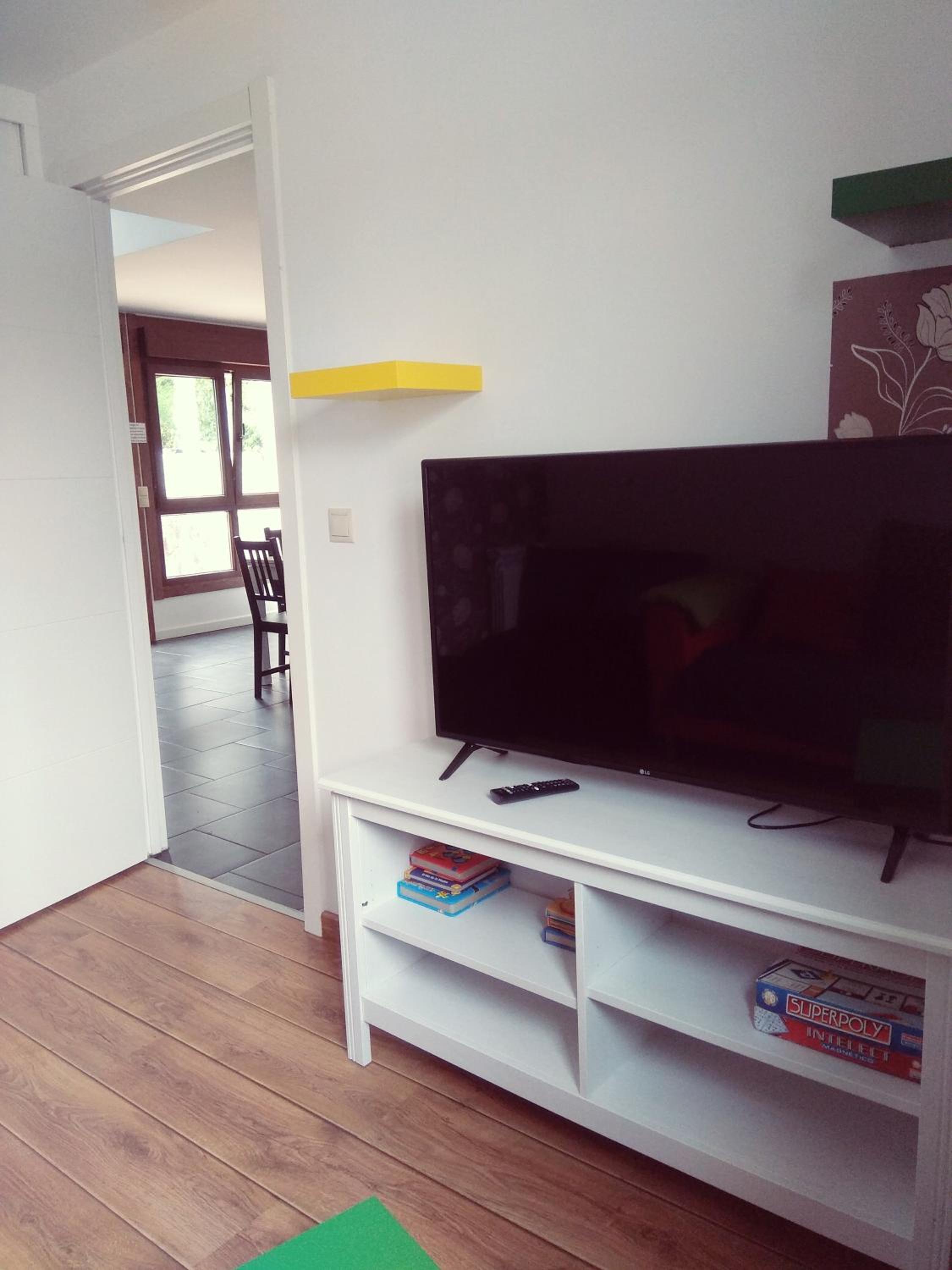 Three-Bedroom Townhouse - Photo 25