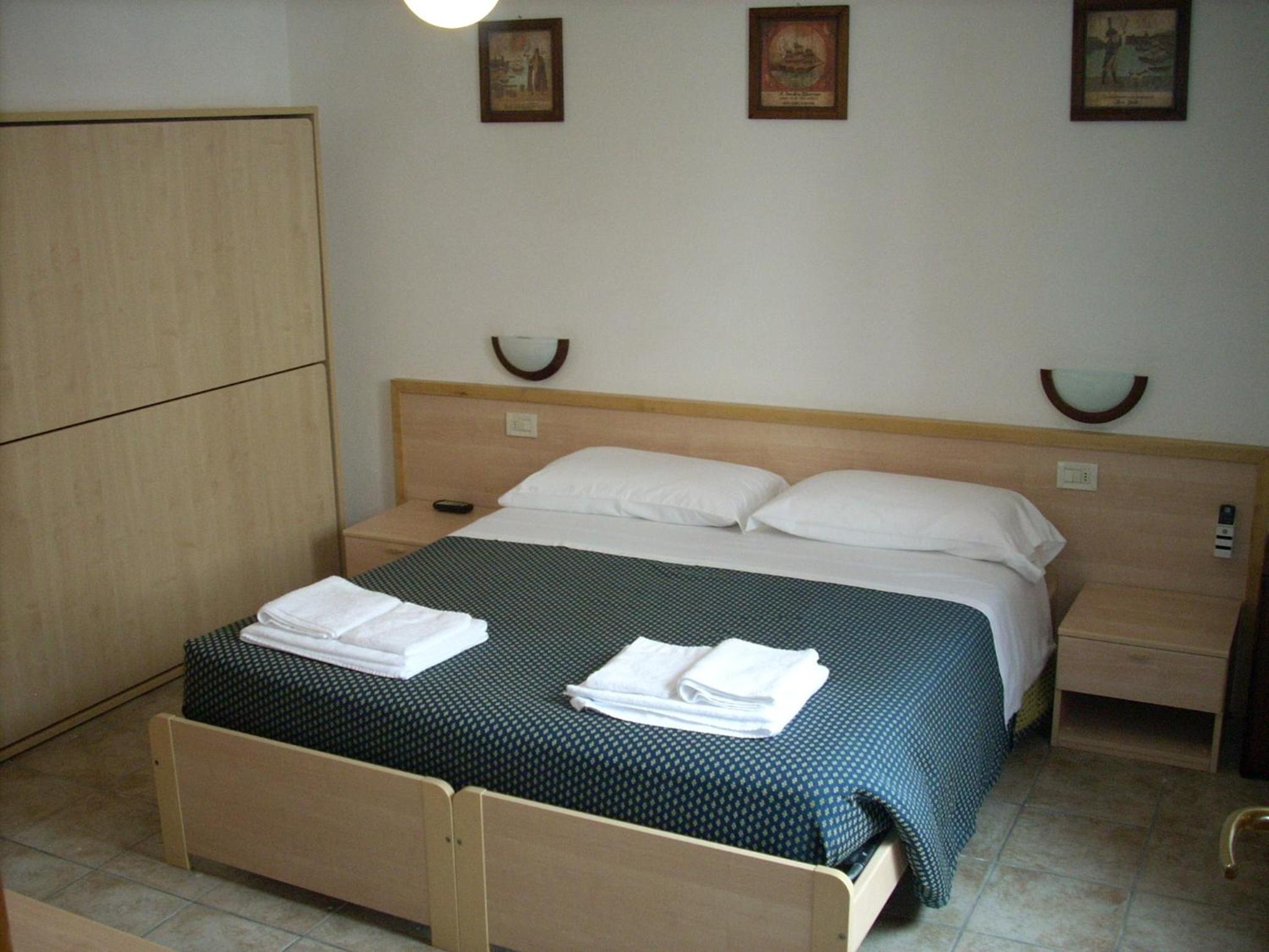 Standard Double or Twin Room photo 1
