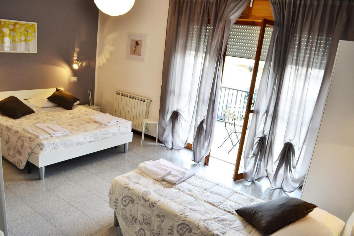 Triple Room with Balcony photo 3