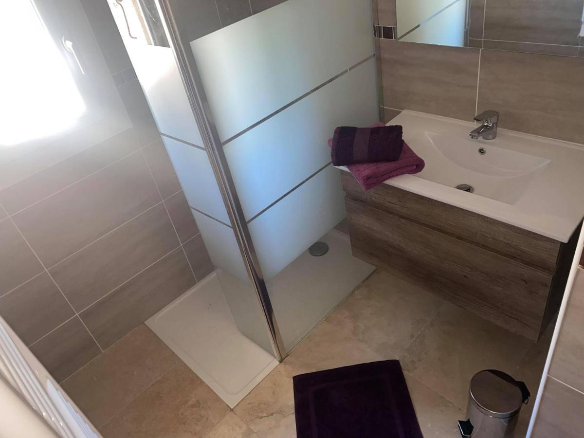 Double Room - Photo 12