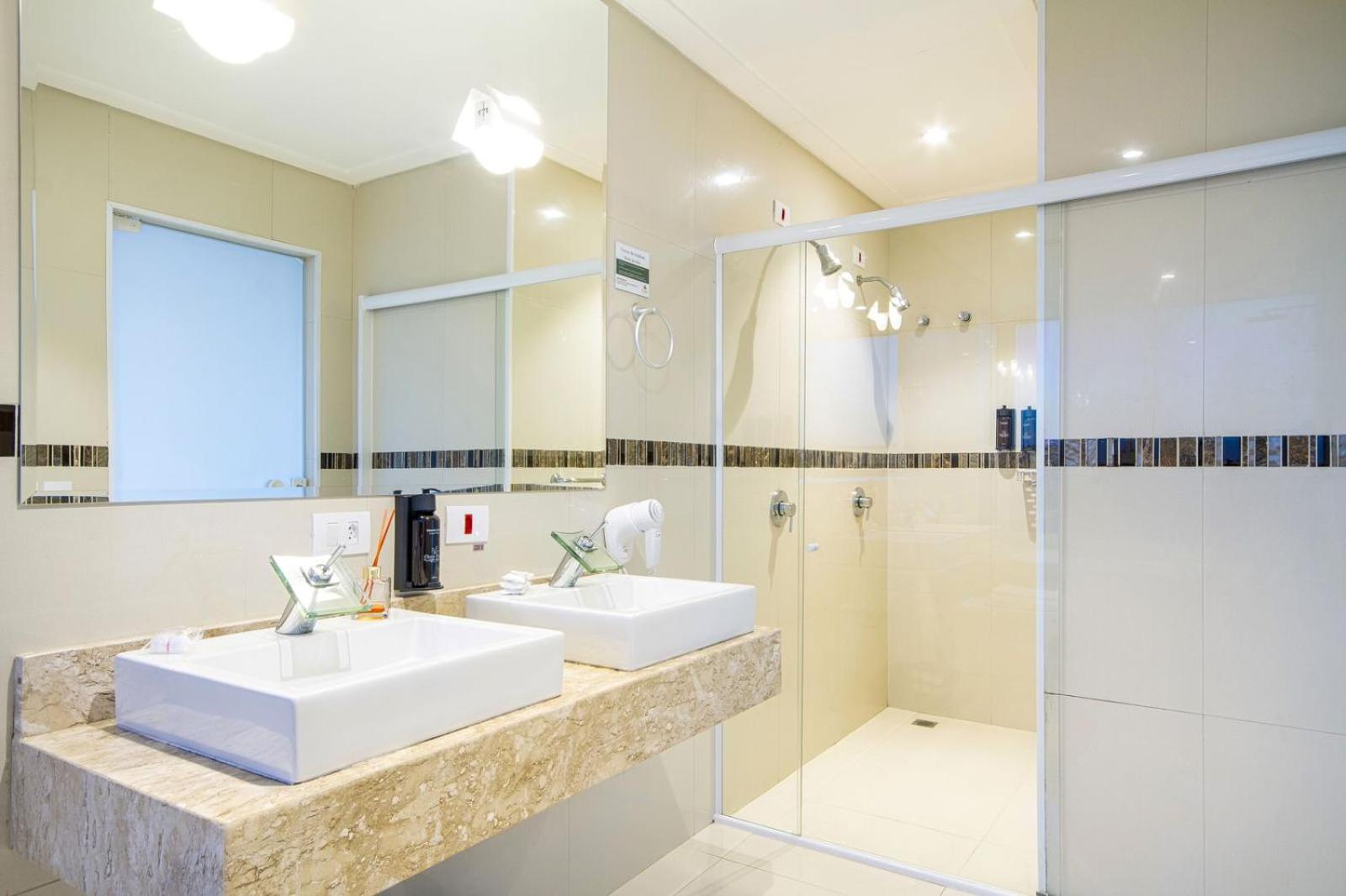 Presidential Suite thumbnail 6