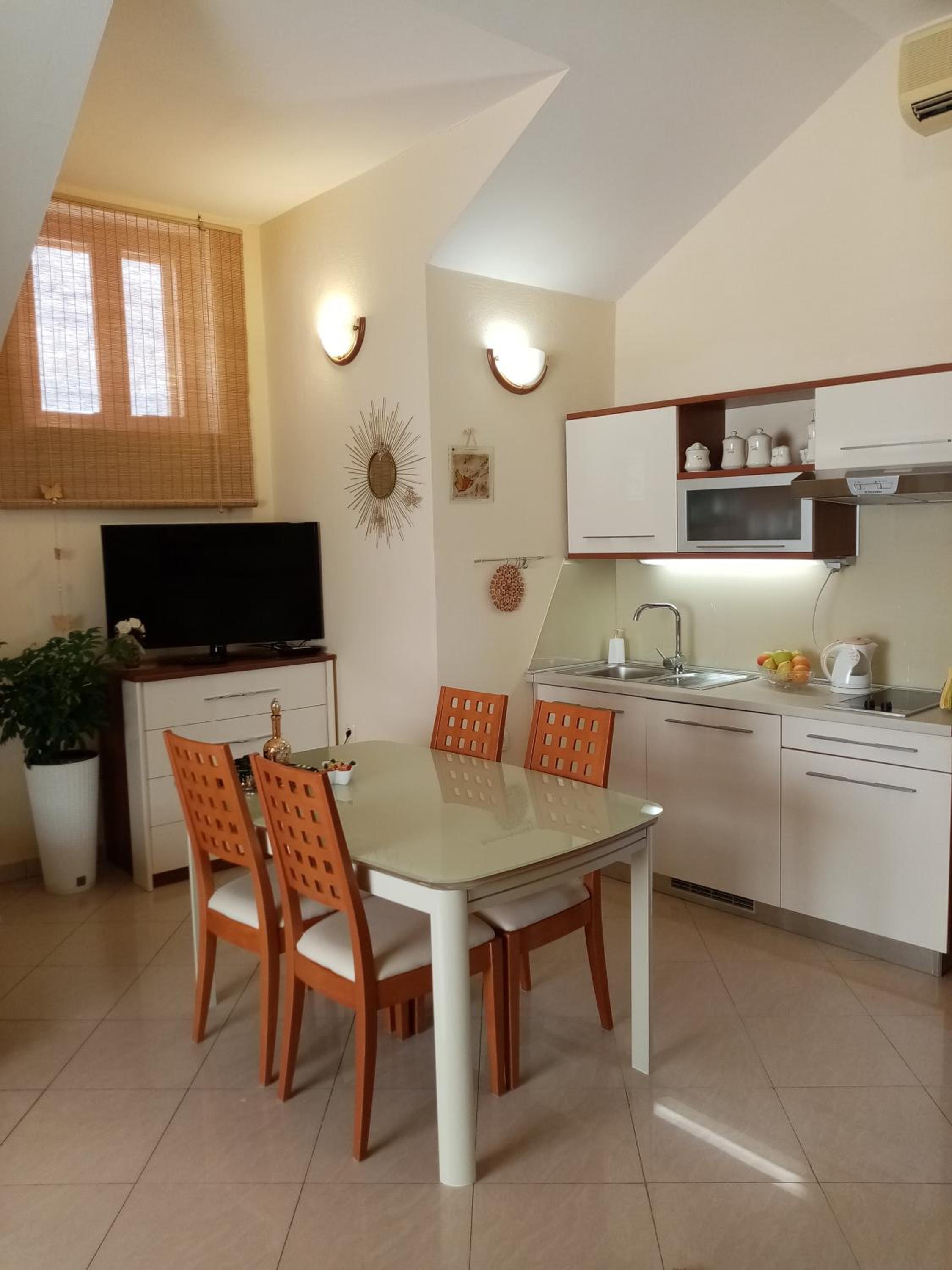 Family Studio with Private Terrace - Photo 15