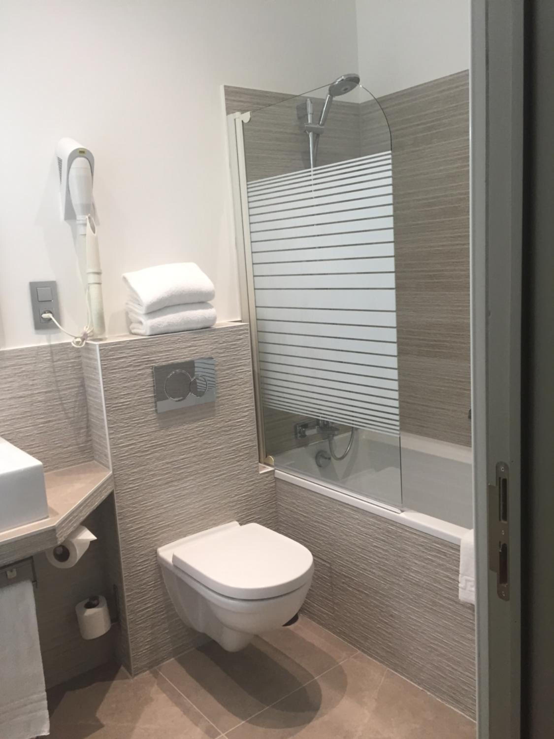 Triple Room - Photo 9