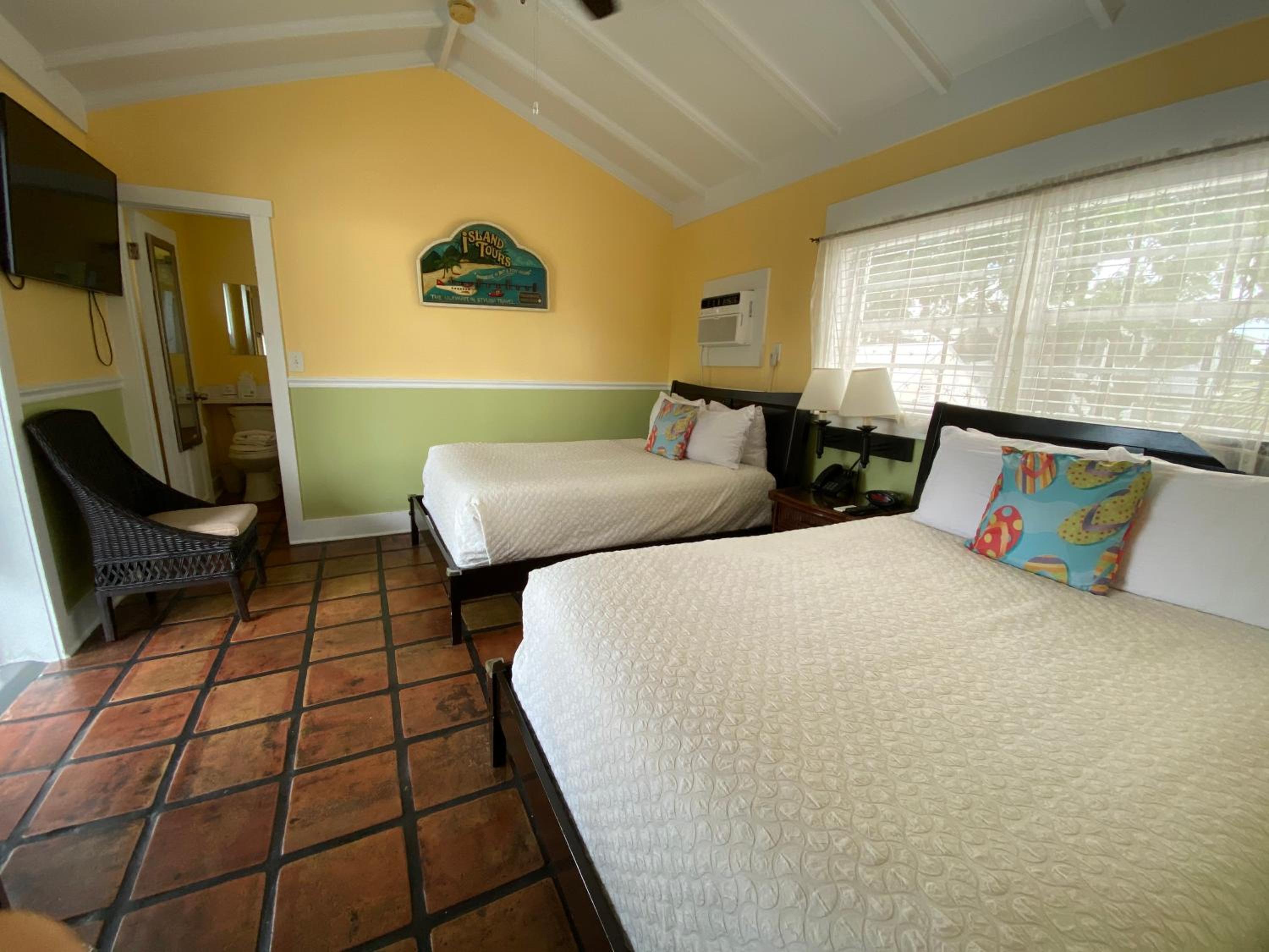 Double Room with Two Double Beds - Photo 20
