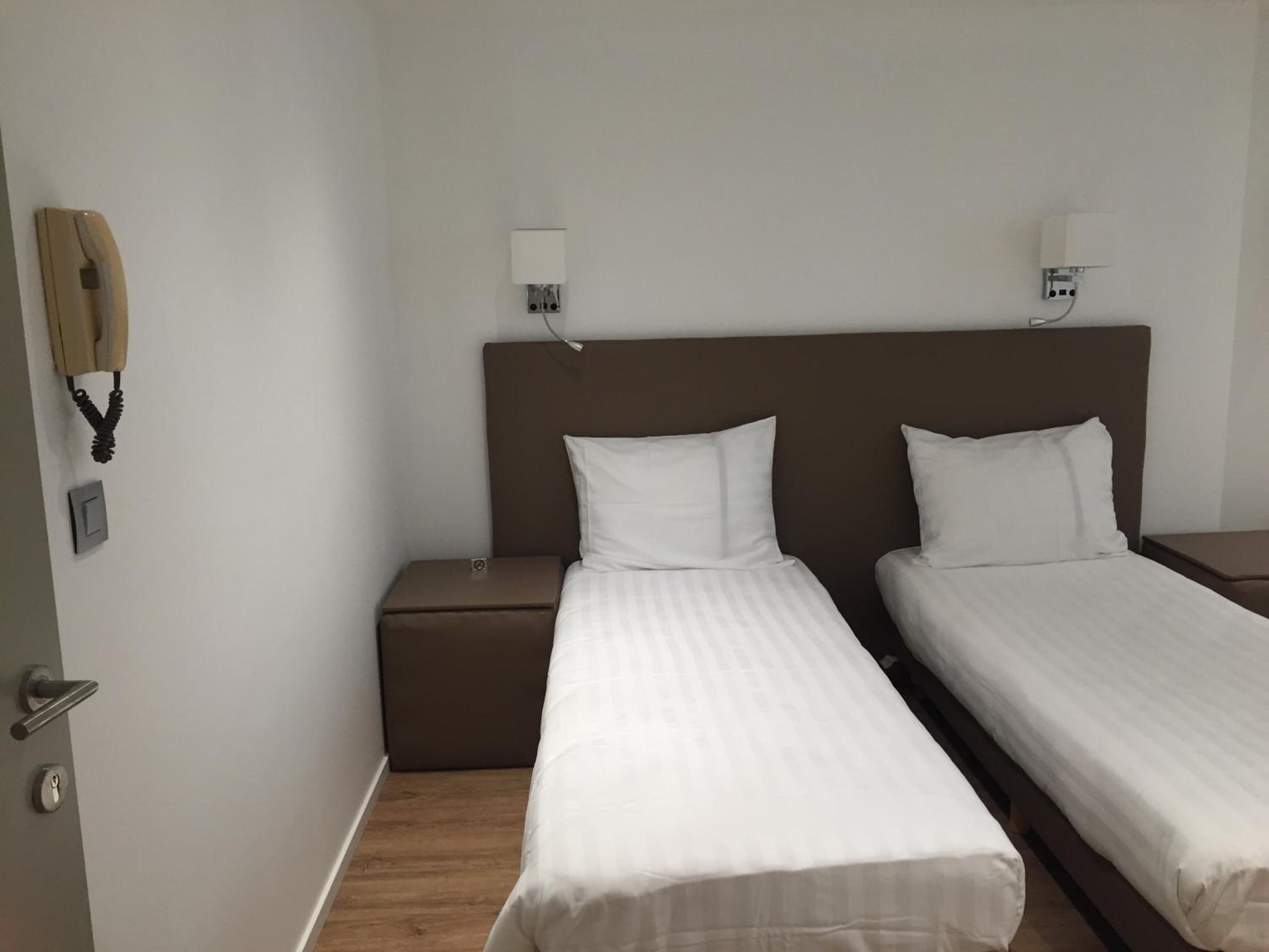 Superior Deluxe Double or Twin Room  - Photo 5