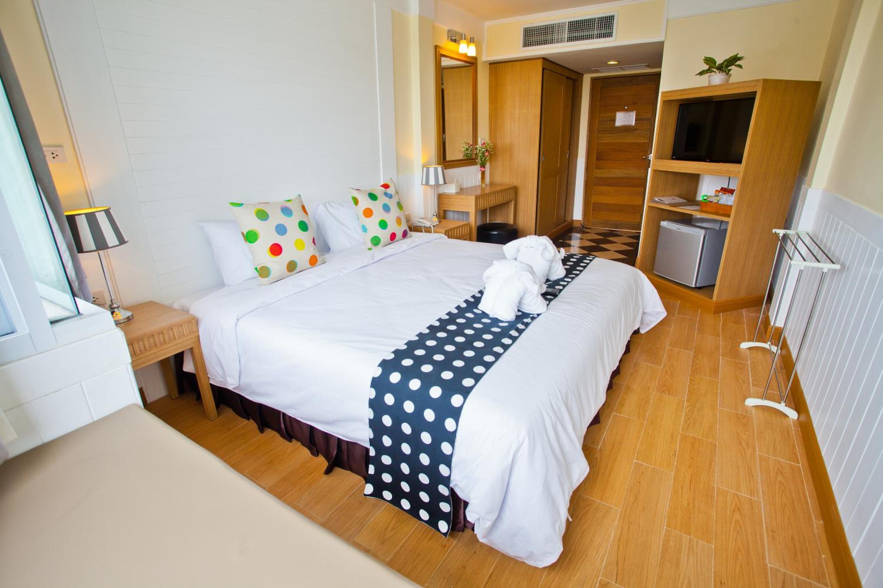Standard Queen Room