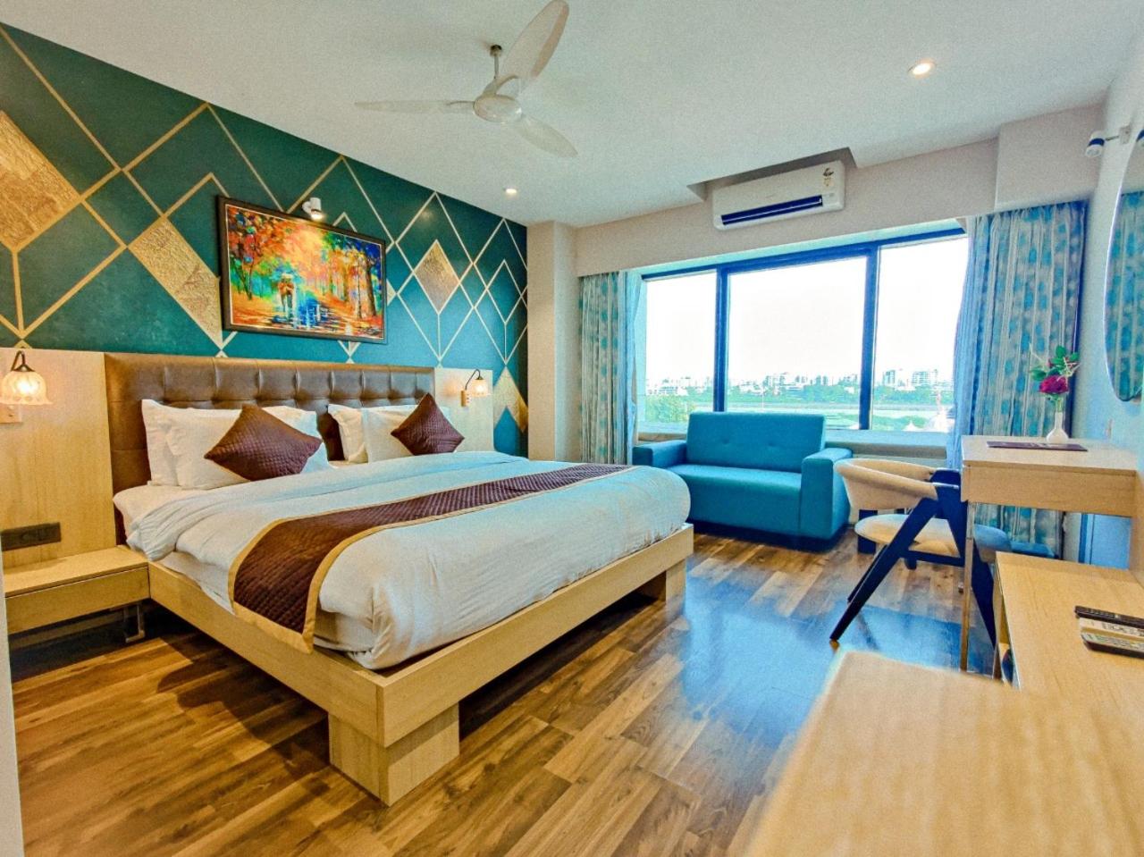 Executive King Room - Photo 7