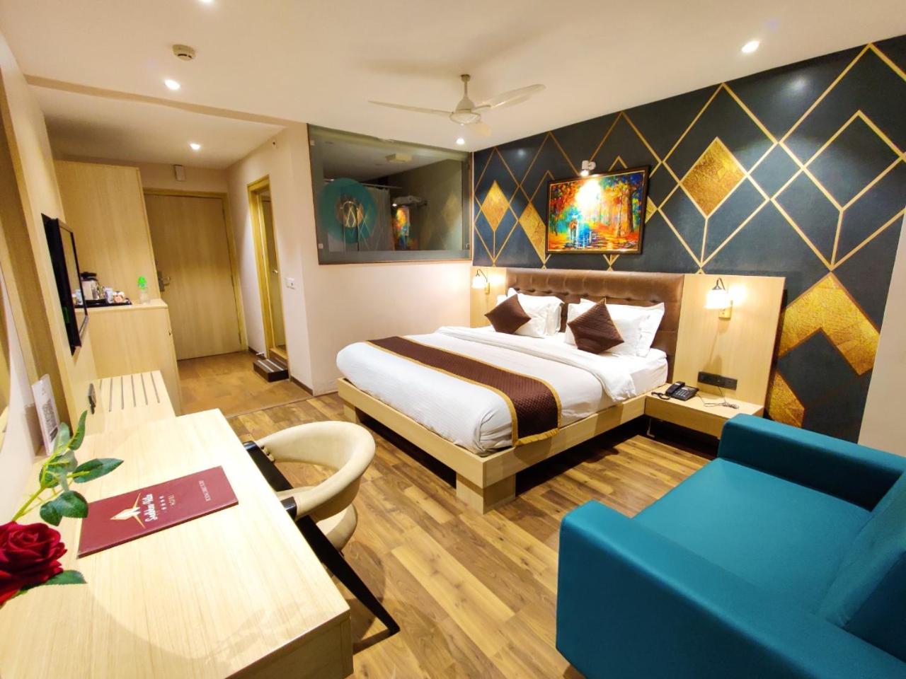 Executive King Room - Photo 8