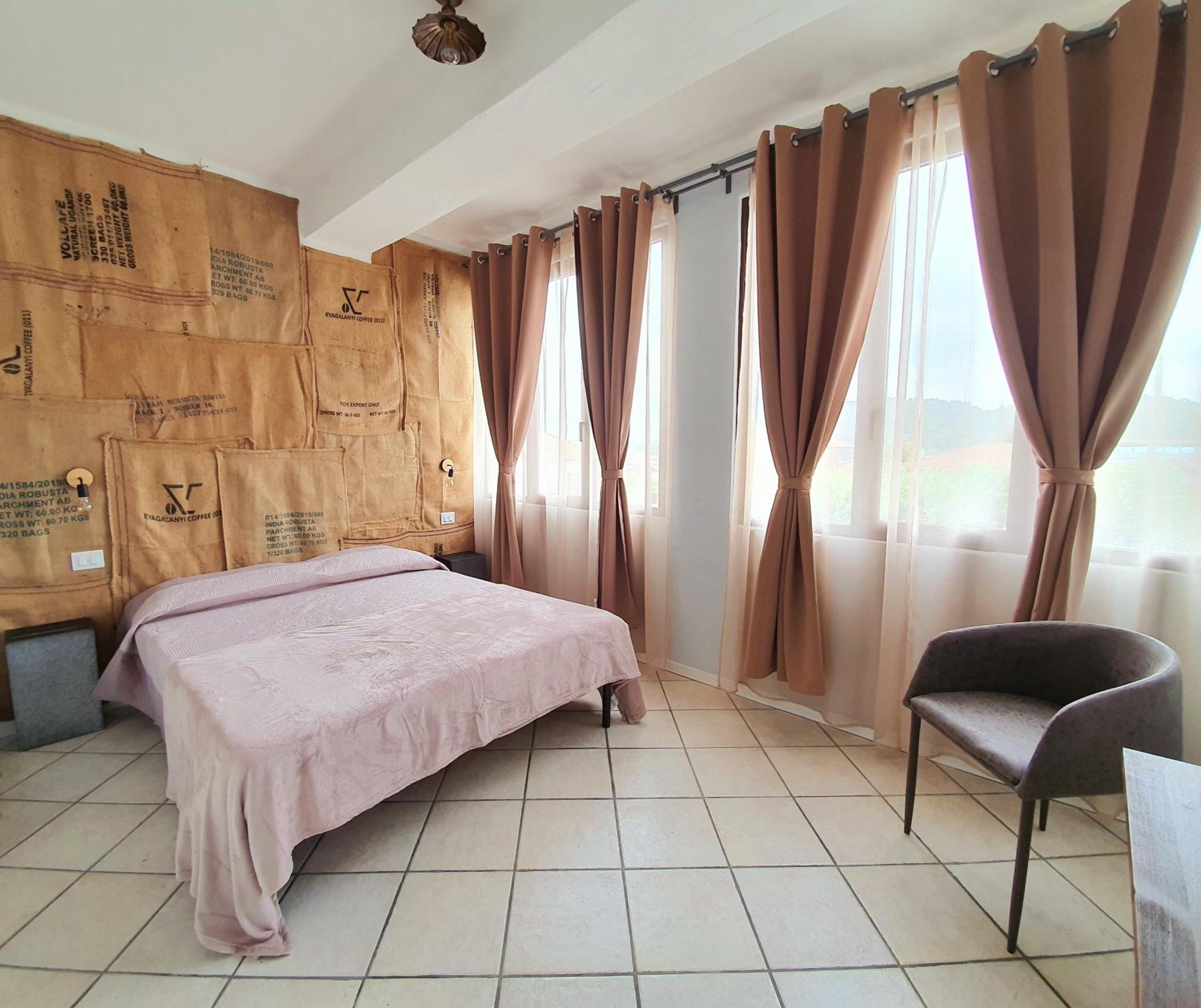 Standard Double Room - Photo 1