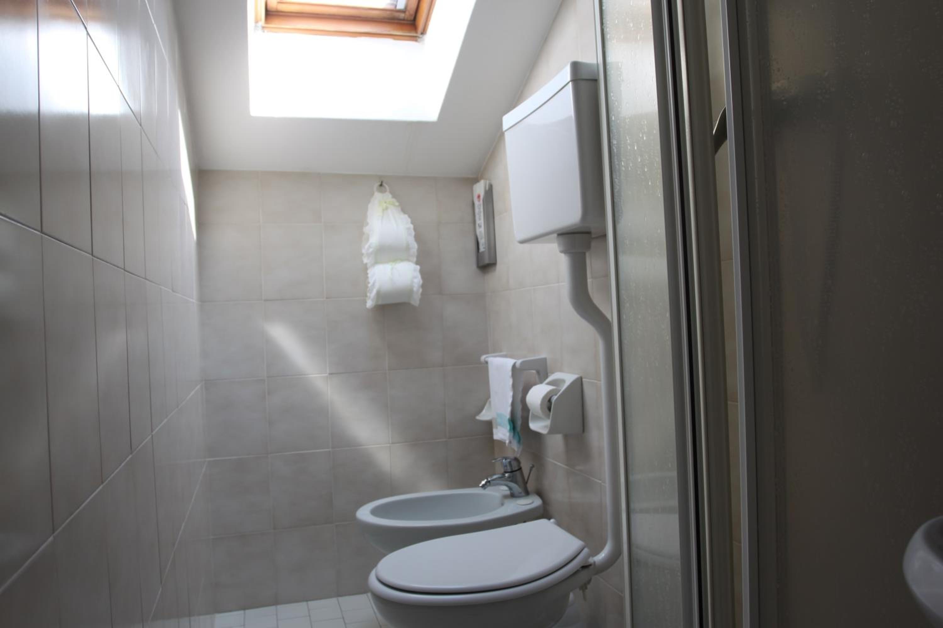Triple Room - Attic photo 2